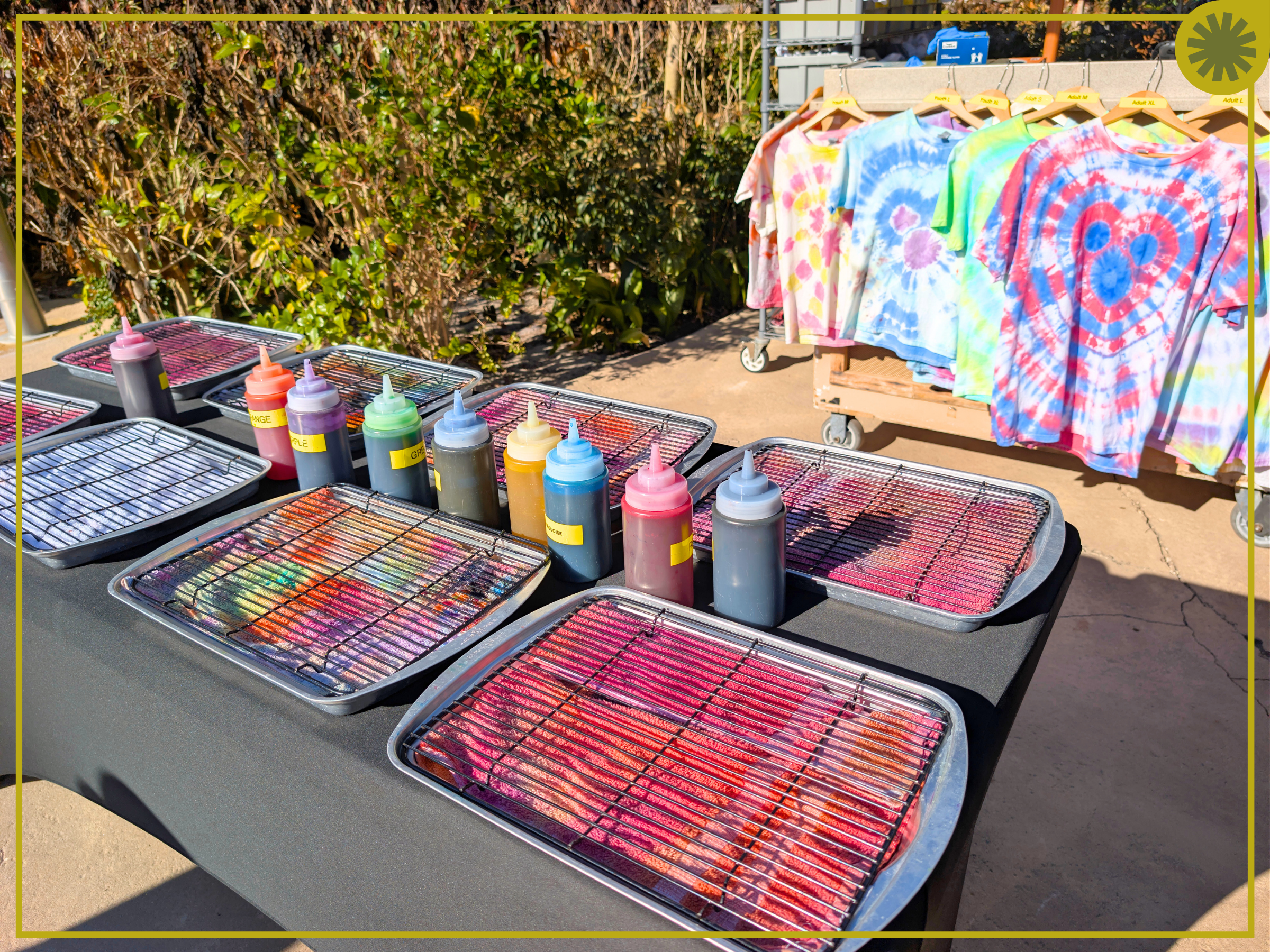 Disney Animal Kingdom Lodge Resort Jambo House Arts & Crafts Mickey Tie Dye