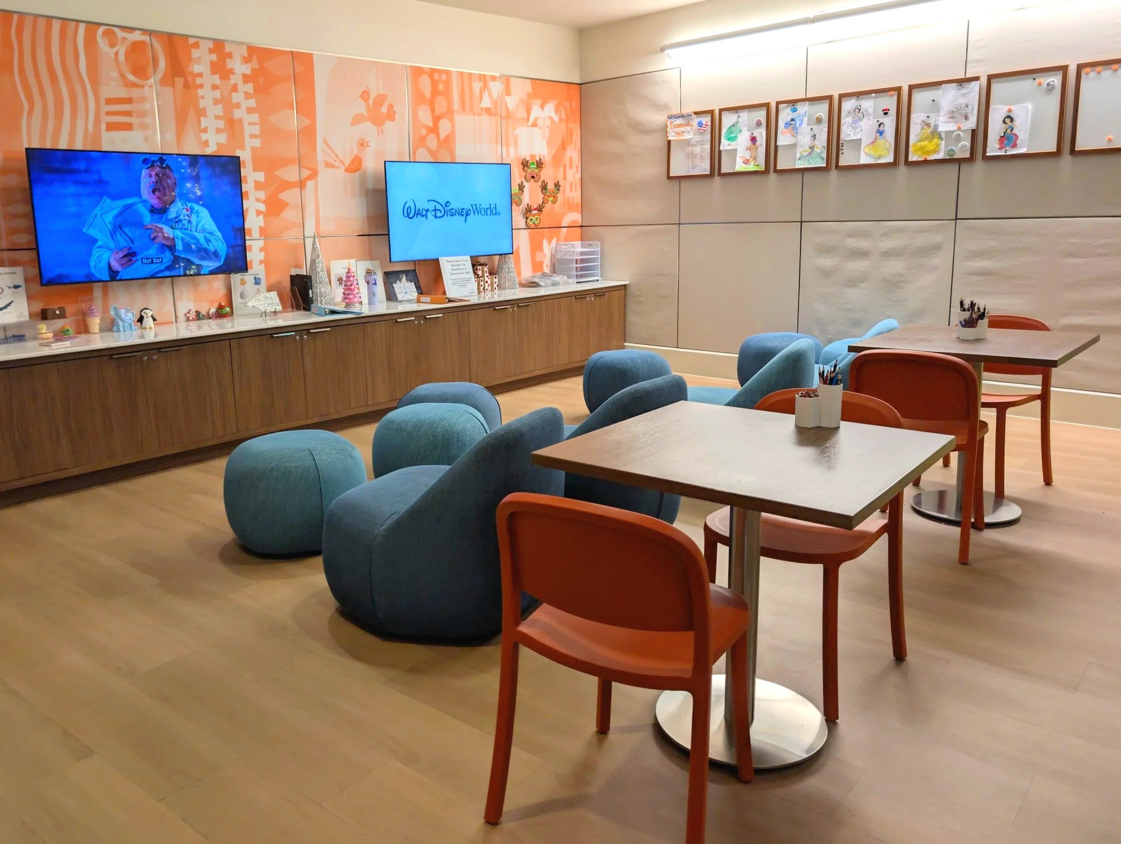 Disney's Contemporary Resort Bay Lake Tower Community Hall Arts Crafts Activities Activity