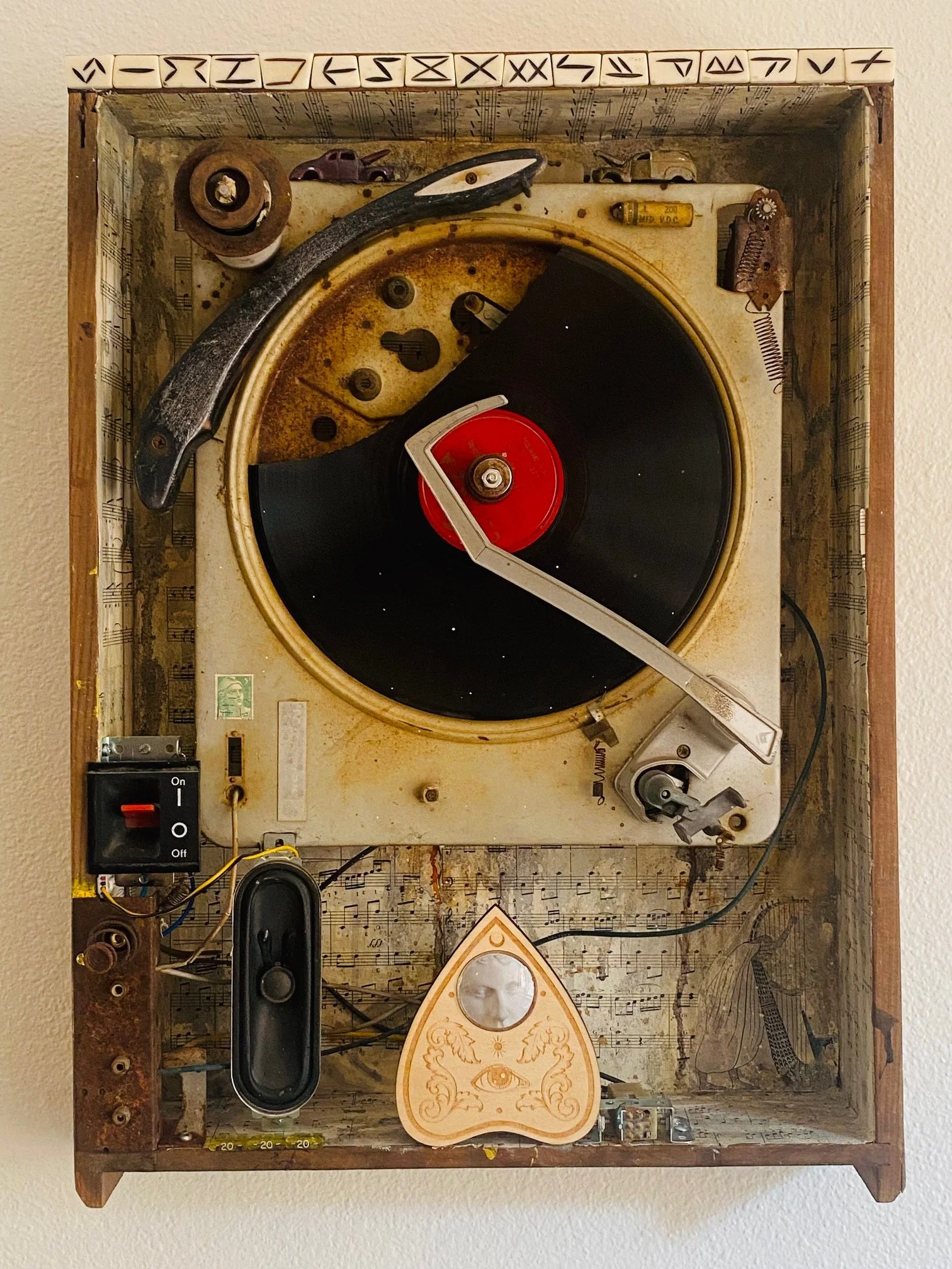 Moulds_The+Man+Who+Reinvented+Rhythm.jpg
