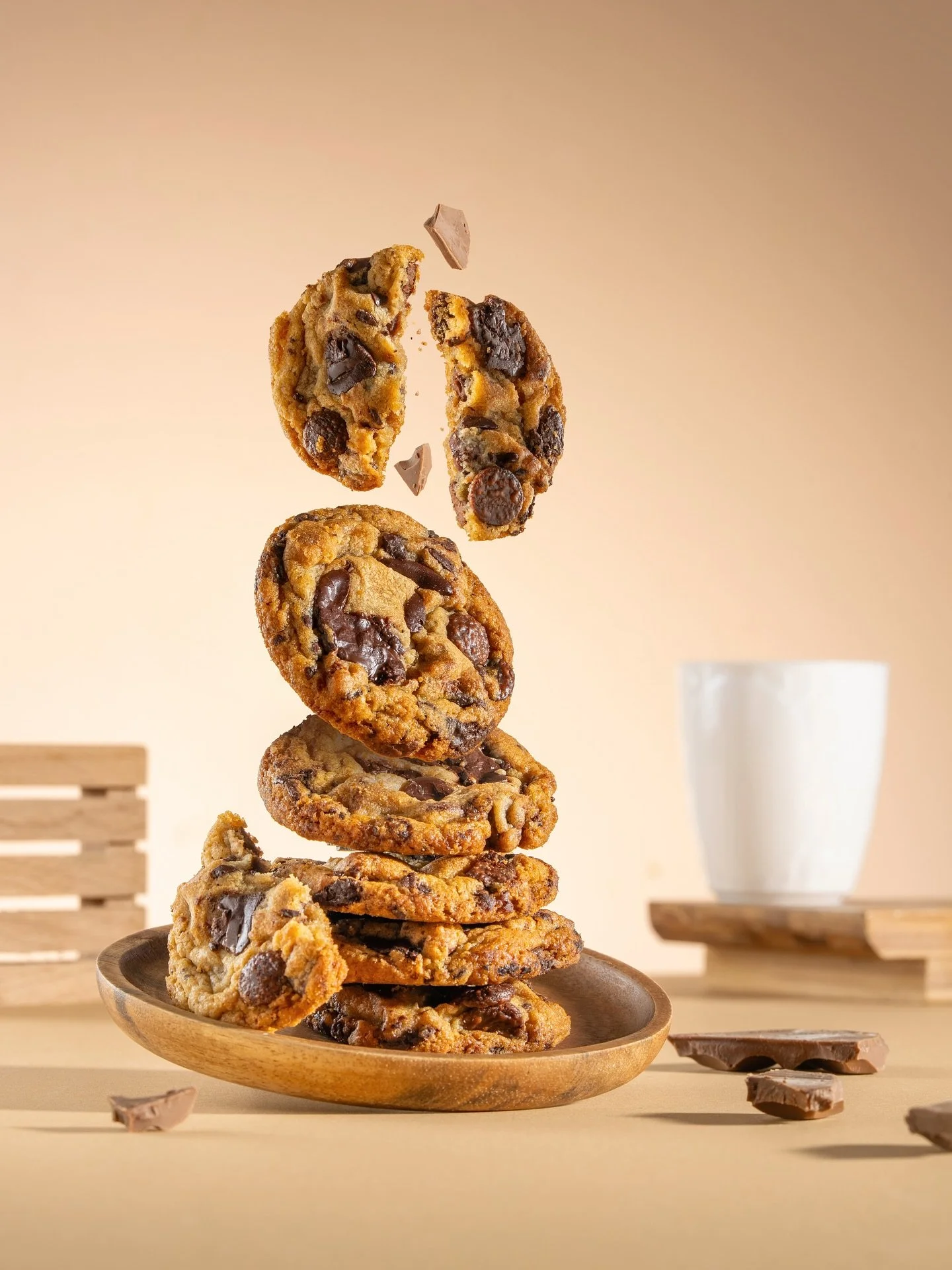 كوكيز الرميلة… طعم يذوب في الفم ويخلي يومك أحلى 🍪✨
كل لقمة حكاية من السعادة. 🤎
Rumailah Cookies… melt-in-your-mouth goodness that brightens your day 🍫🍪
Every bite tells a story of happiness. 💛
#Rumailah #Cookies #ChocolateLove #S