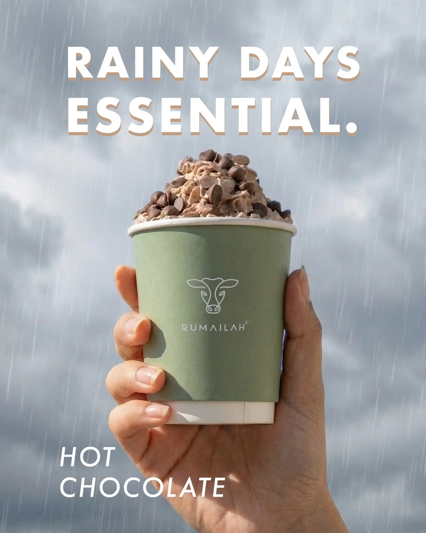Rainy days, better with Rumailah ☔️🤍
Hot chocolate made with our signature milk&hellip; rich, warm, and exactly what you need right now.

الأجواء الماطرة تحلى مع الرميلة ☔️🤍
هوت شوكليت غني ودافئ&hellip; الخيار المثالي ليومك.