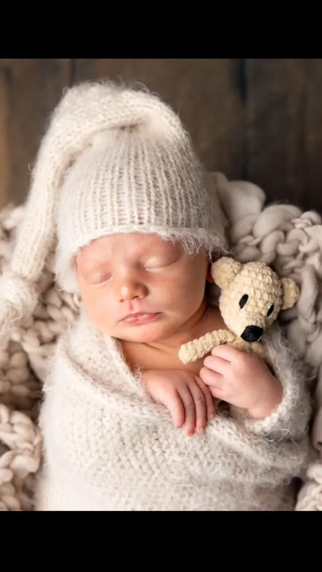 Tiny fingers and toes, sleepy smiles and sweet bundles of joys β€οΈ
If you are expecting, it's never too early to get your newborn session on the books. Learn more at kaylacolwellphoto.com/newborn