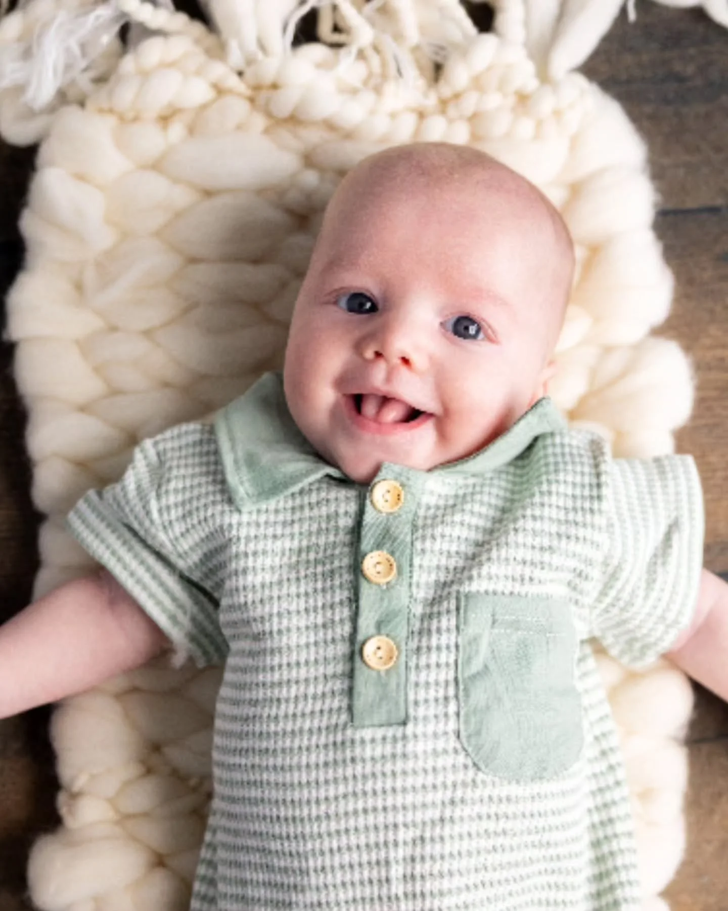 3 months of sweet Elrich π₯°
Crazy to see how much he already grown in just 3 months from his newborn session. It's one of the best parts with these milestone babies, getting to see and capture their growth throughout their first year of life.