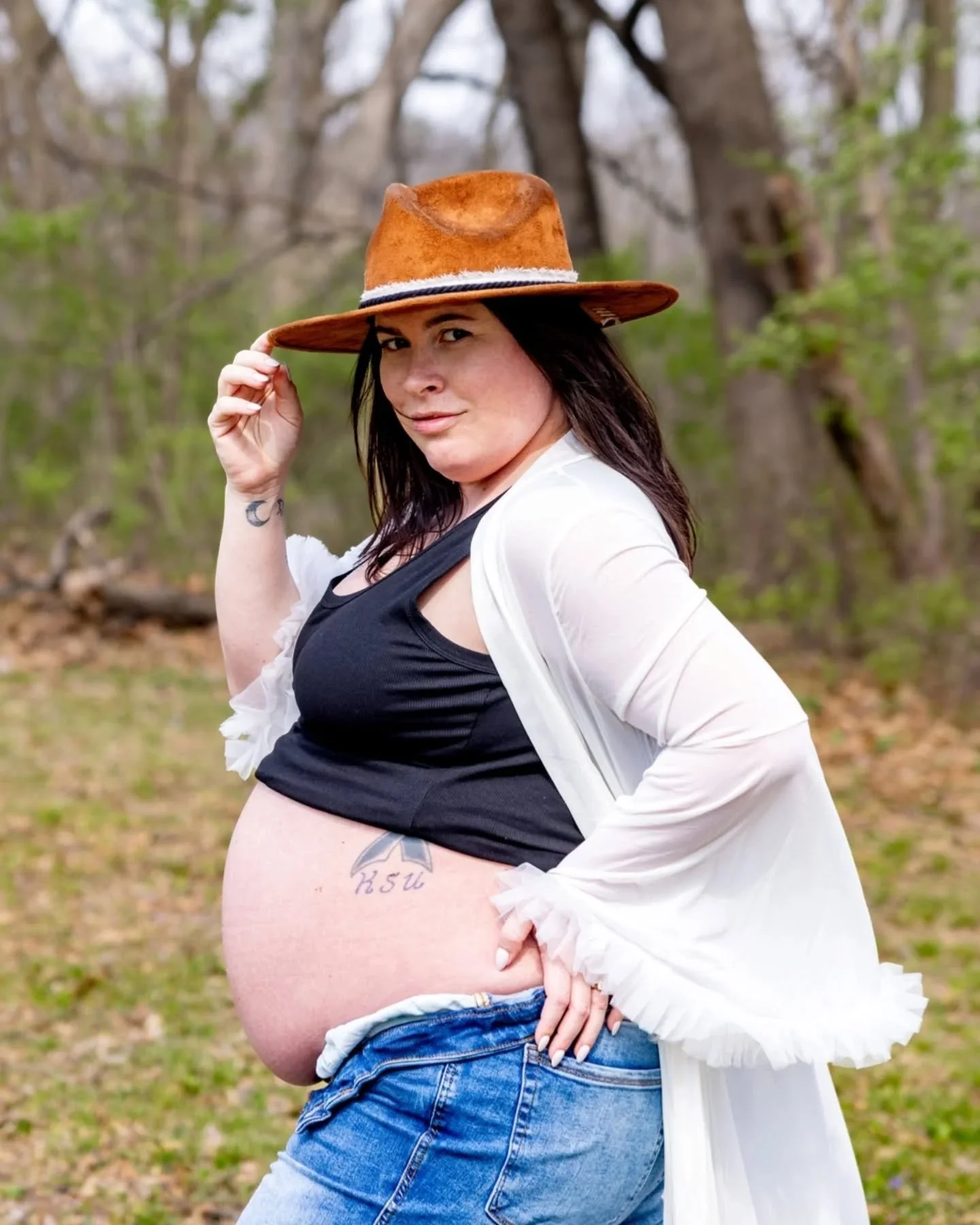 Capturing the last moments of pregnancy in the place that will be their future home ❤️

Cheers to those precious moments as you grow and build your family before the little one is here. We can't wait to meet you Baby J!