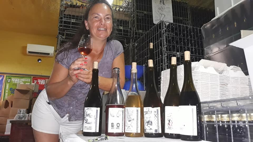 aline et bouteilles.jpg