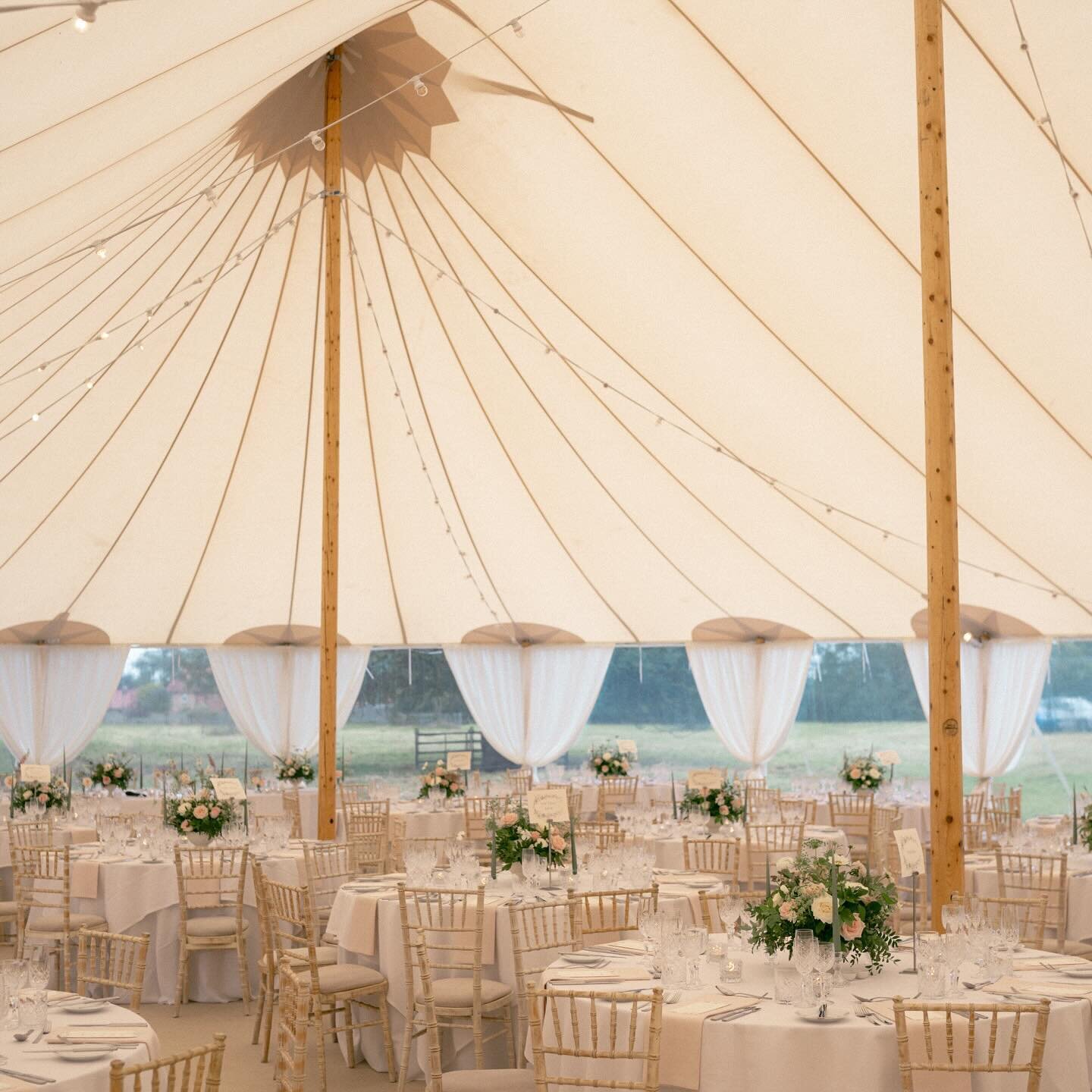 Marquee weddings are the best for creating a blank space, into something spectacular. Always a special moment when it all comes together ✨

Photo 1&amp;2 @lucy_davenport 
Photo 3&amp;4 @robertafacchiniphotography 
Photo 5 @sarahvivienne 
Photo 7 @pop