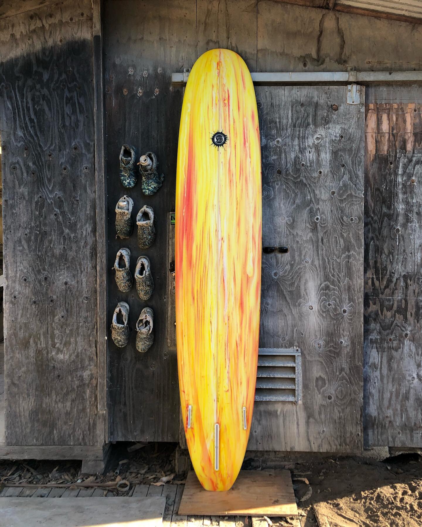 9&rsquo;6&rdquo;x 21 3/4&rdquo;x 3&rdquo; custom long board #customshapes #customlongboard #surflife #resinart