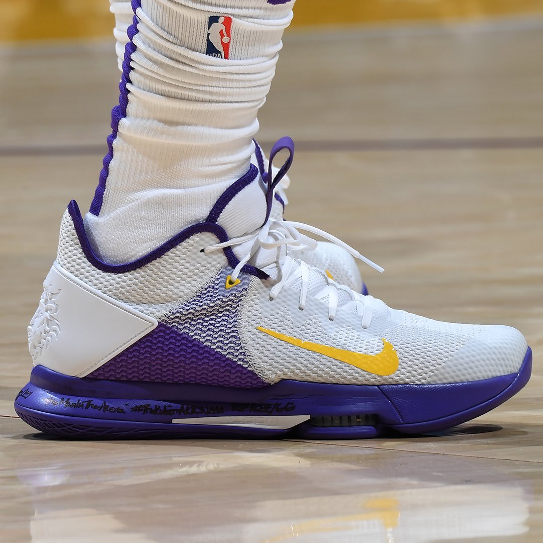 Lebron witness 4 basketball online