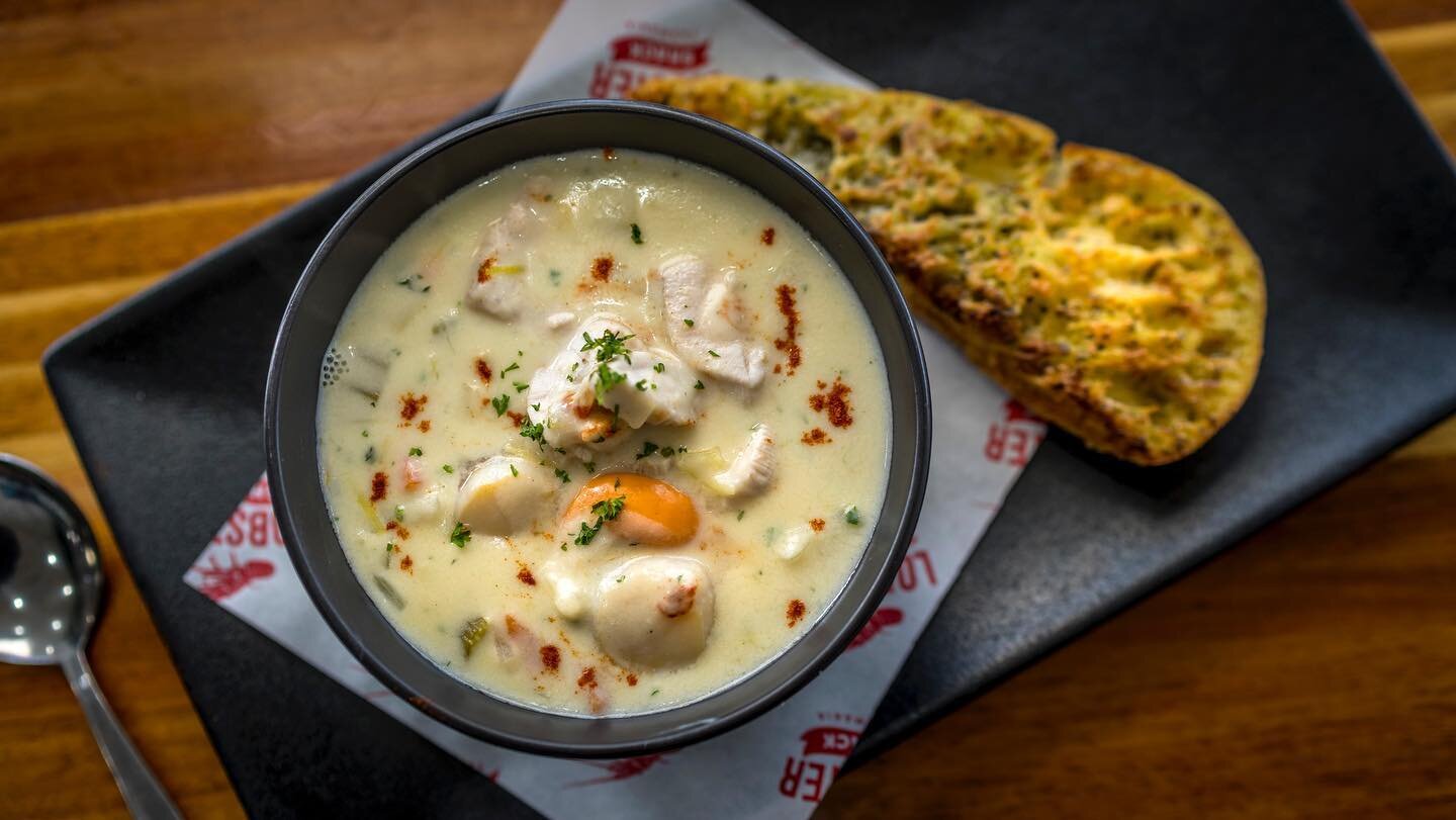 What better than a delicious seafood chowder on a wild and woolly day. Open today 11am to 7pm preparing fresh delicious seafood. Come and watch the ocean perform whilst staying toasty and warm. 

#seafoodchowder #seafoodcafe #freshseafood #winterwarm