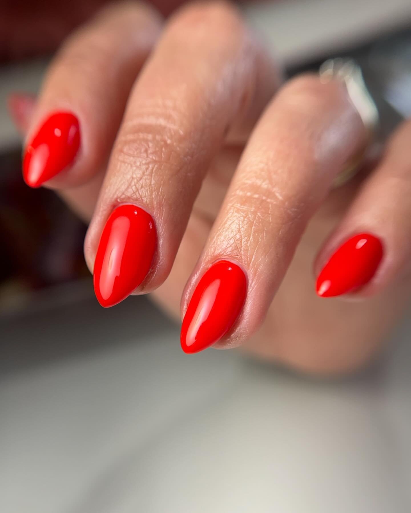 All hail Luxa Mai Tai 🤤🤤🤤 the PERFECT summer red! These nails are sure to be a hit as always. BRB going to order 5 more bottles 😂

Extra close up on the last slide 🤤😍
&bull;
&bull;
&bull;
#nails #utahnails #utahnailtech #ogdennails #ogdennailte