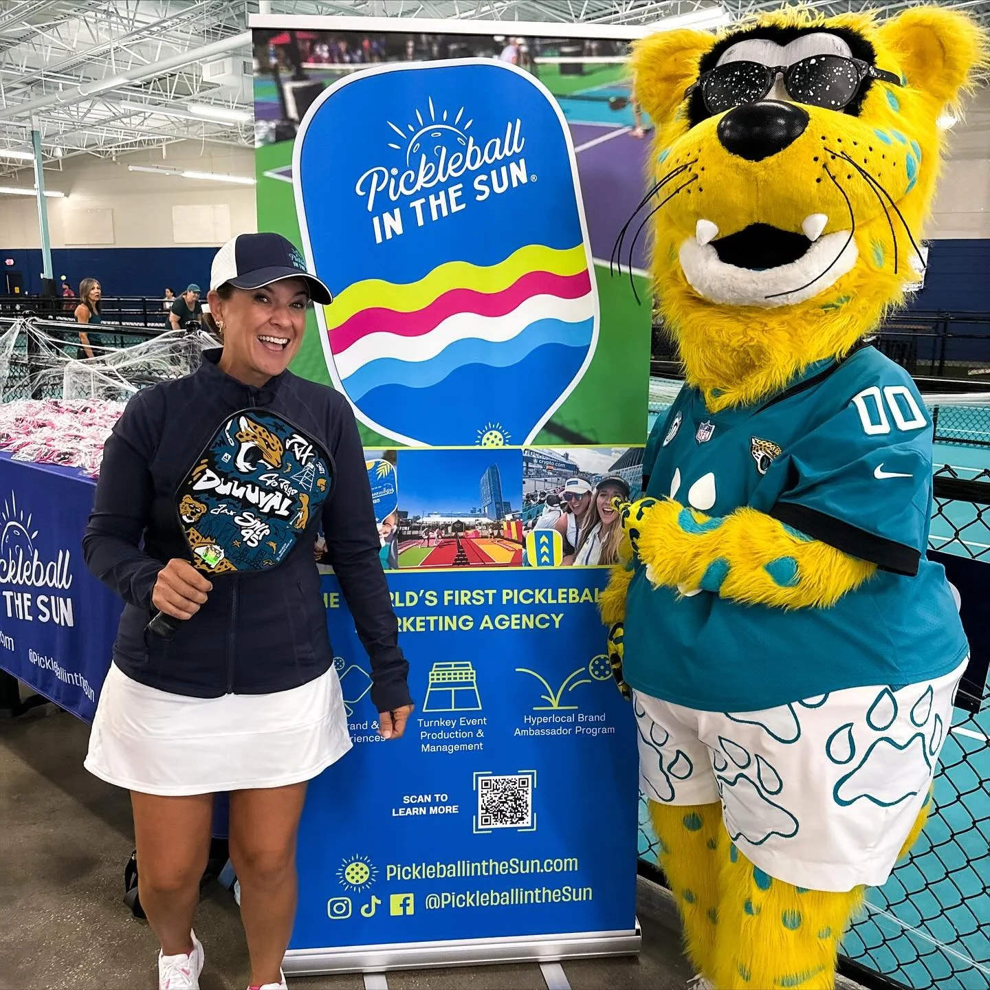 Such a blast at the 3rd Annual @jaguars Pickleball Day! 🐆
Fans came out to @playchipshot to grab their custom Jags x @joolapickleball paddles, take their shot at beating the pros, and enjoy open play with new friends—plus great food and drinks