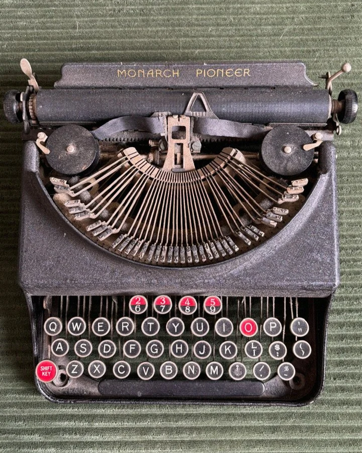 typewriter-green-background.png