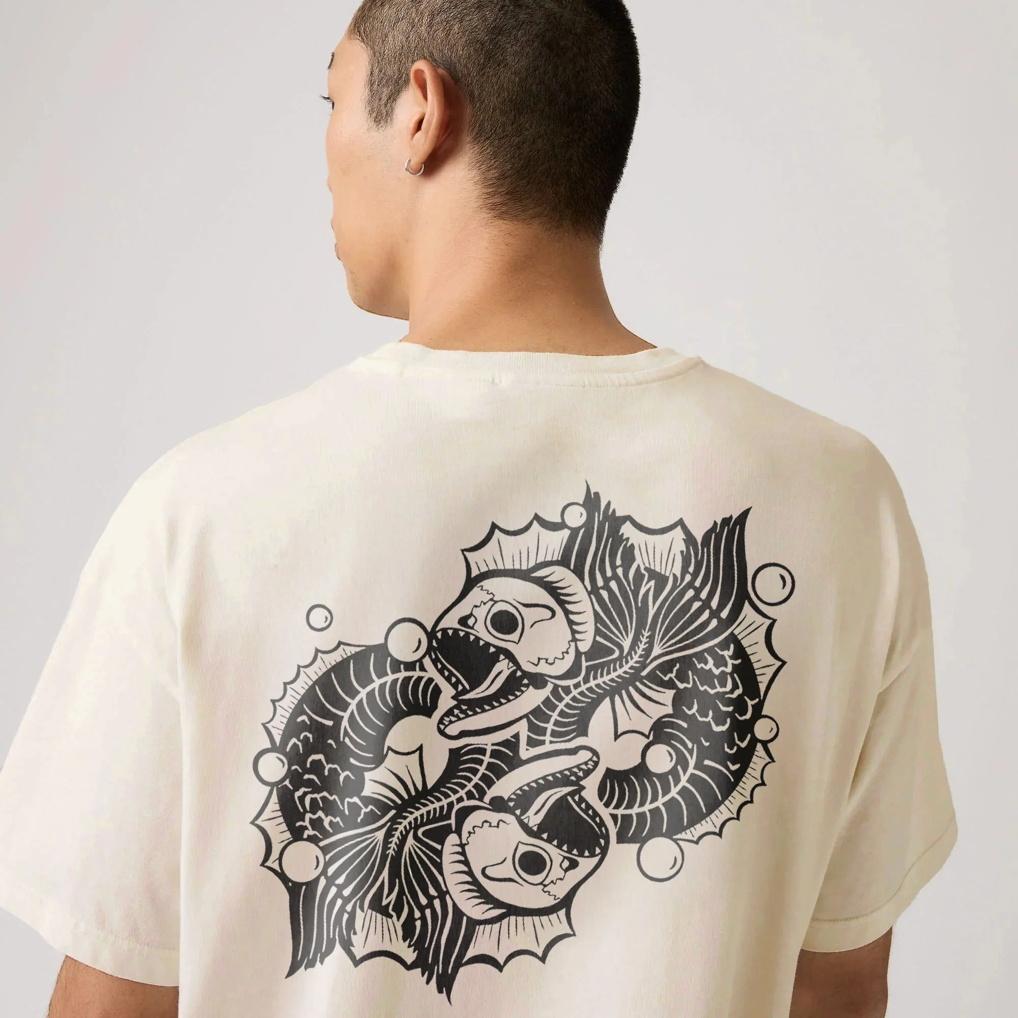 pieces tee_levis.jpg