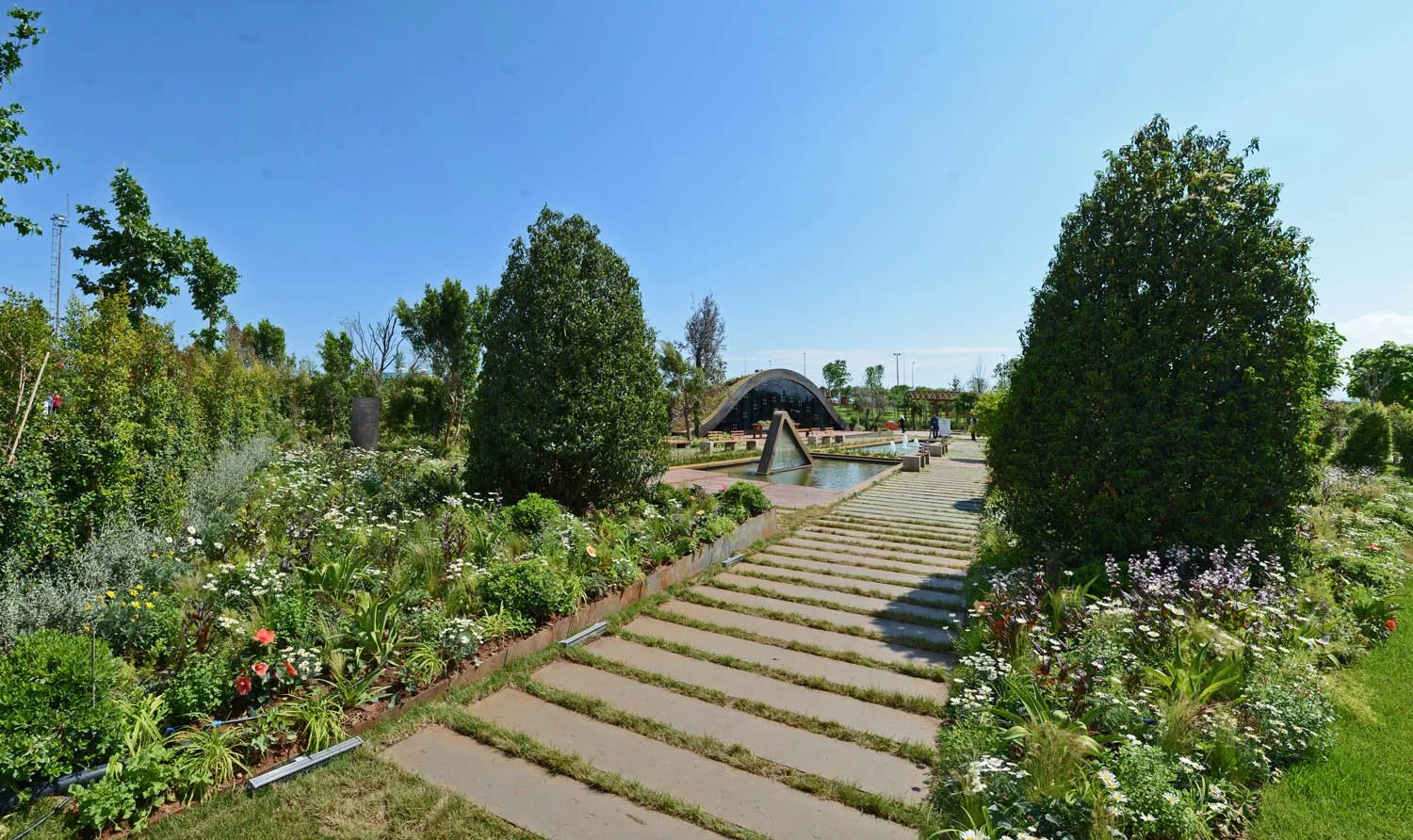 Nilufer-Danis-Landscape-Architecture-The-Green-Oasis-Pocket-Park-Antalya2.jpg