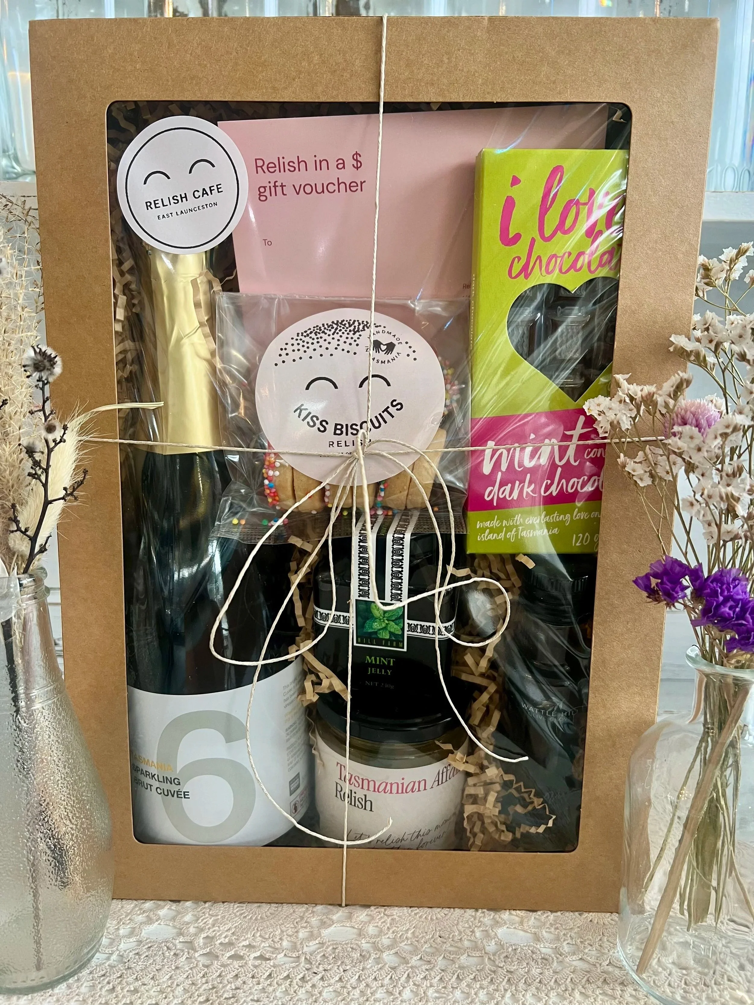 Hamper+-+The+Island+Luxe+Hamper.jpg