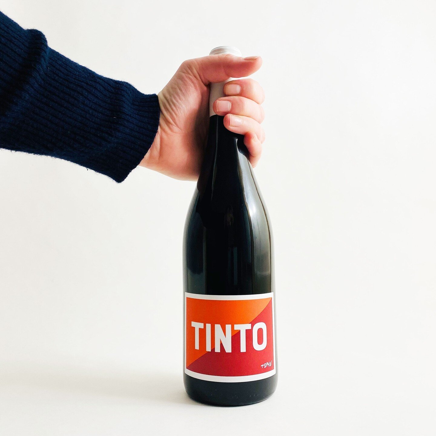❤️ New Vintage Toma 'Tinto' Tempranillo / Grenache has landed ❤️⁠
⁠
The 2020 vintage is absolutely singing! With Tempranillo and Grenache in equal parts, we stand by this as one of the best red wines we've ever seen for the $. Get in touch to get on 