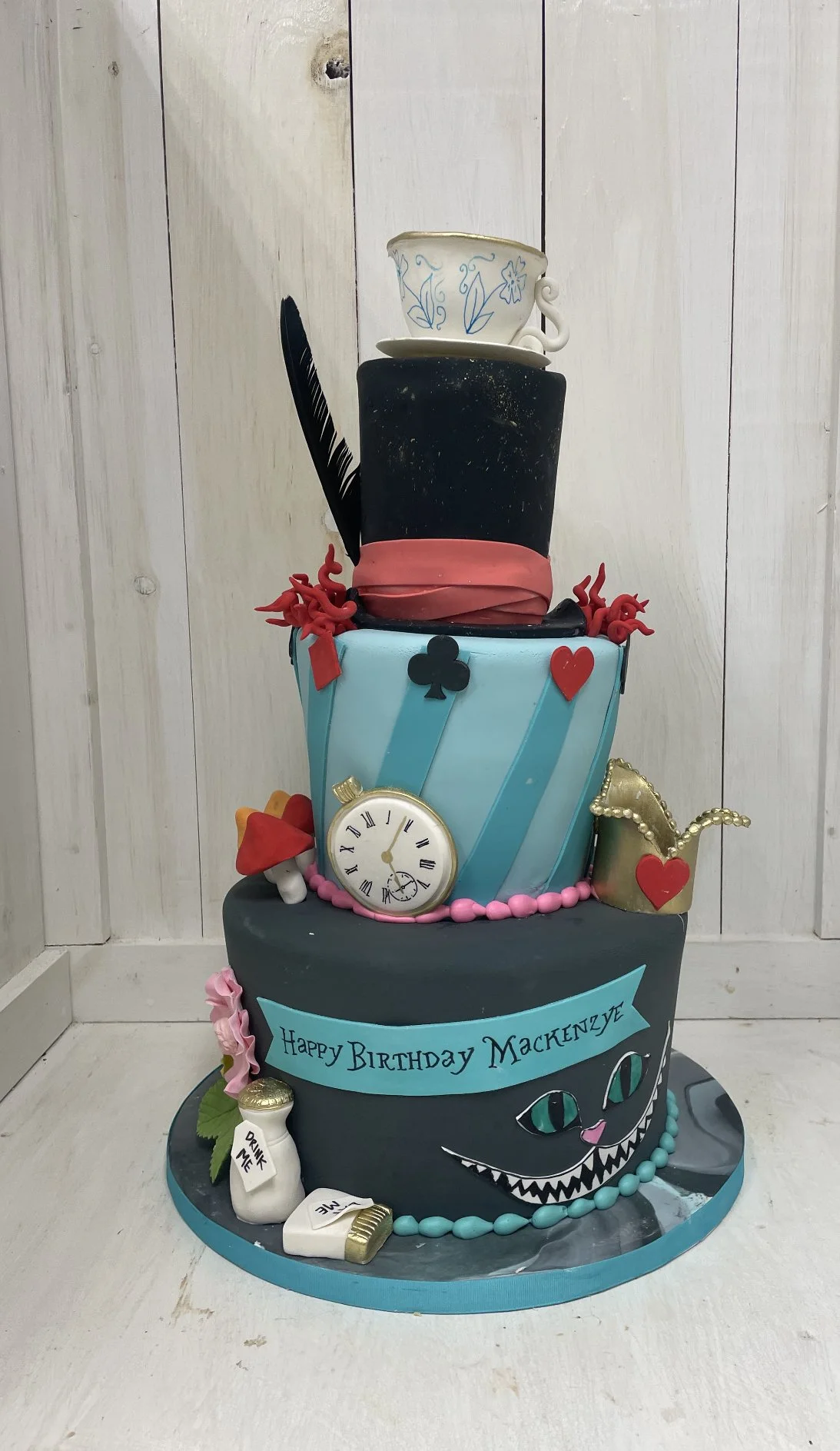 Alice in wonderland Tim burton adventures in wonderland.jpg