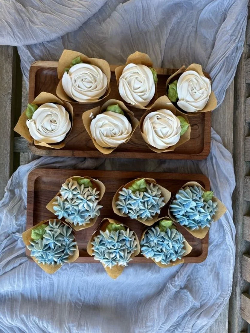 hydrangea and rose cupcakes (2).jpg