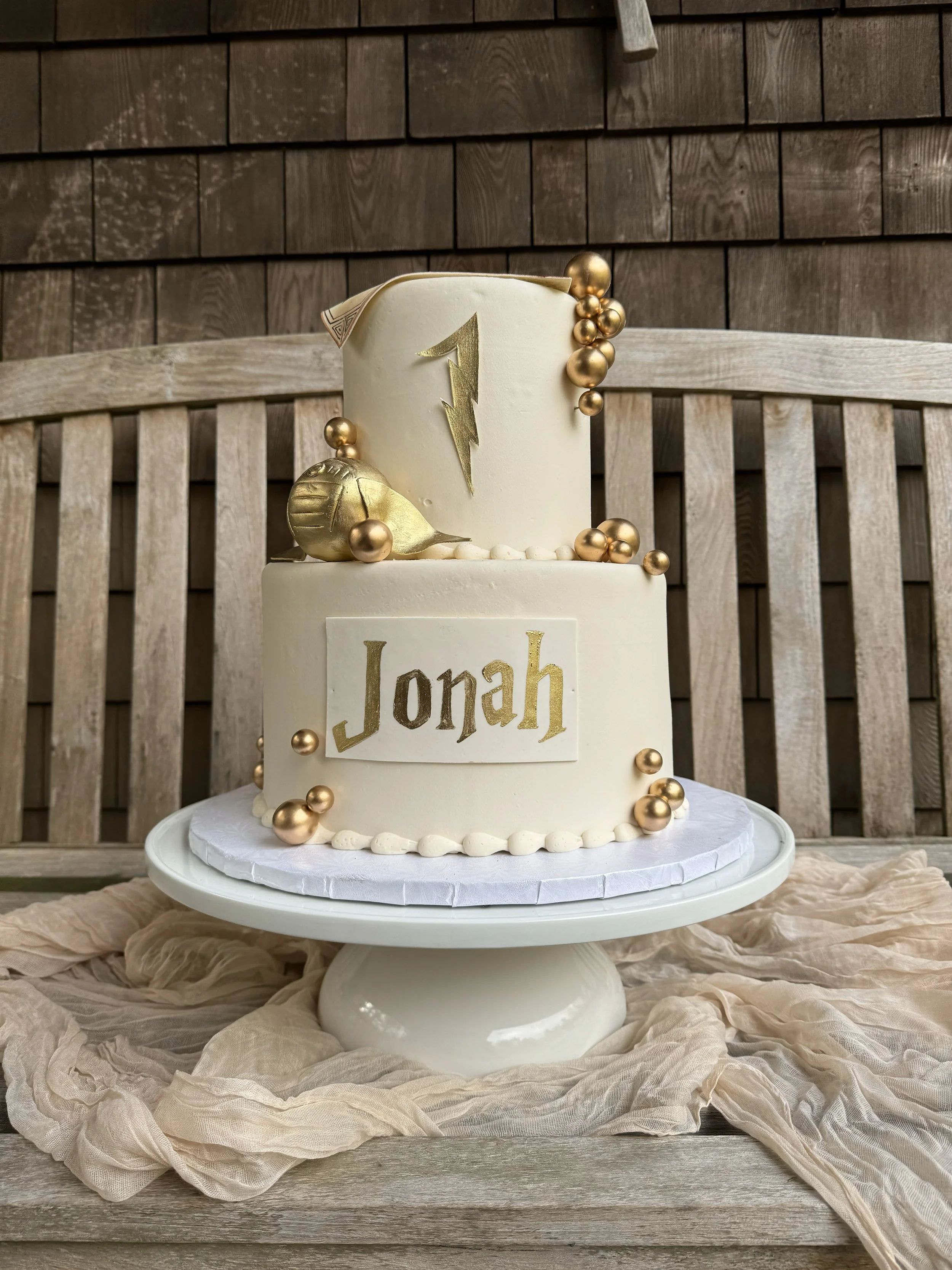 snitch harry potter gold and white elegant cake first birthday cake