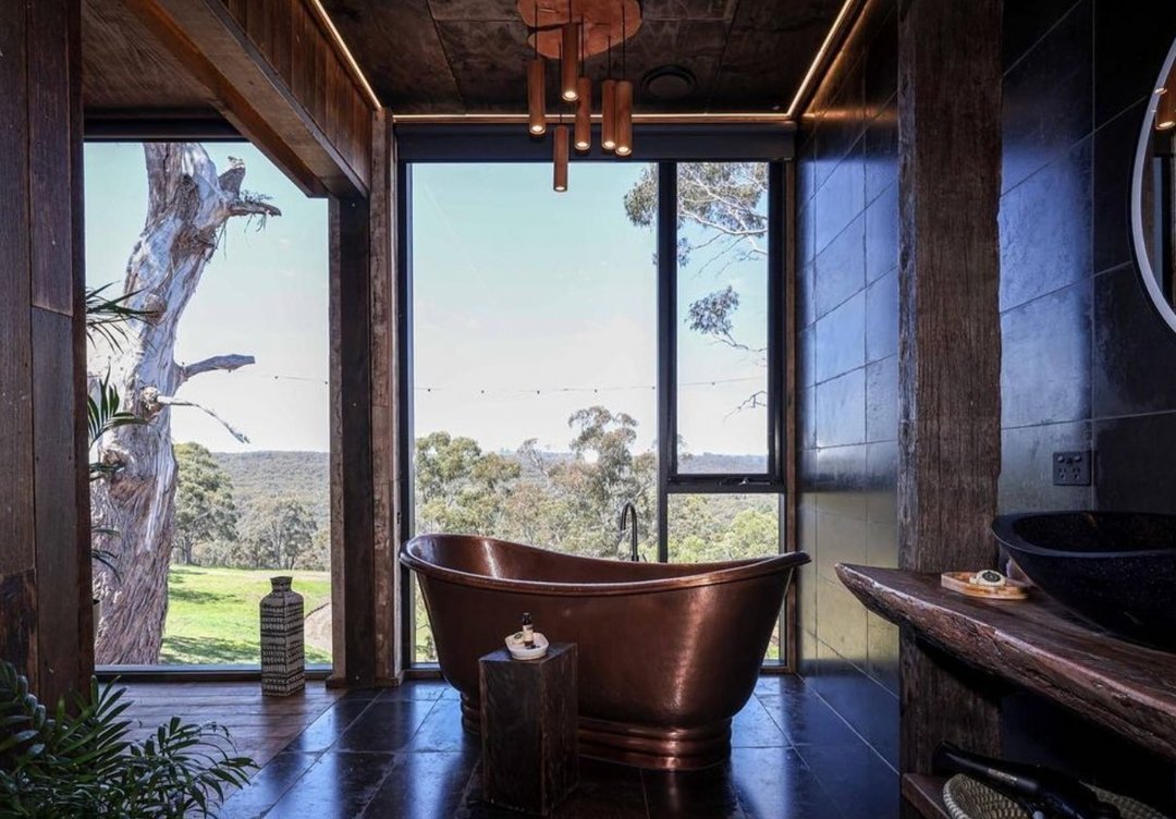 You all know we are a sucker for...

A bath with a view 😍

Clifftop At Hepburn is a beautiful oasis in Hepburn Springs, Vic, and the perfect place for a romantic getaway. I mean, look at this dreamy view!!

The reason I created Spark Moment was to e