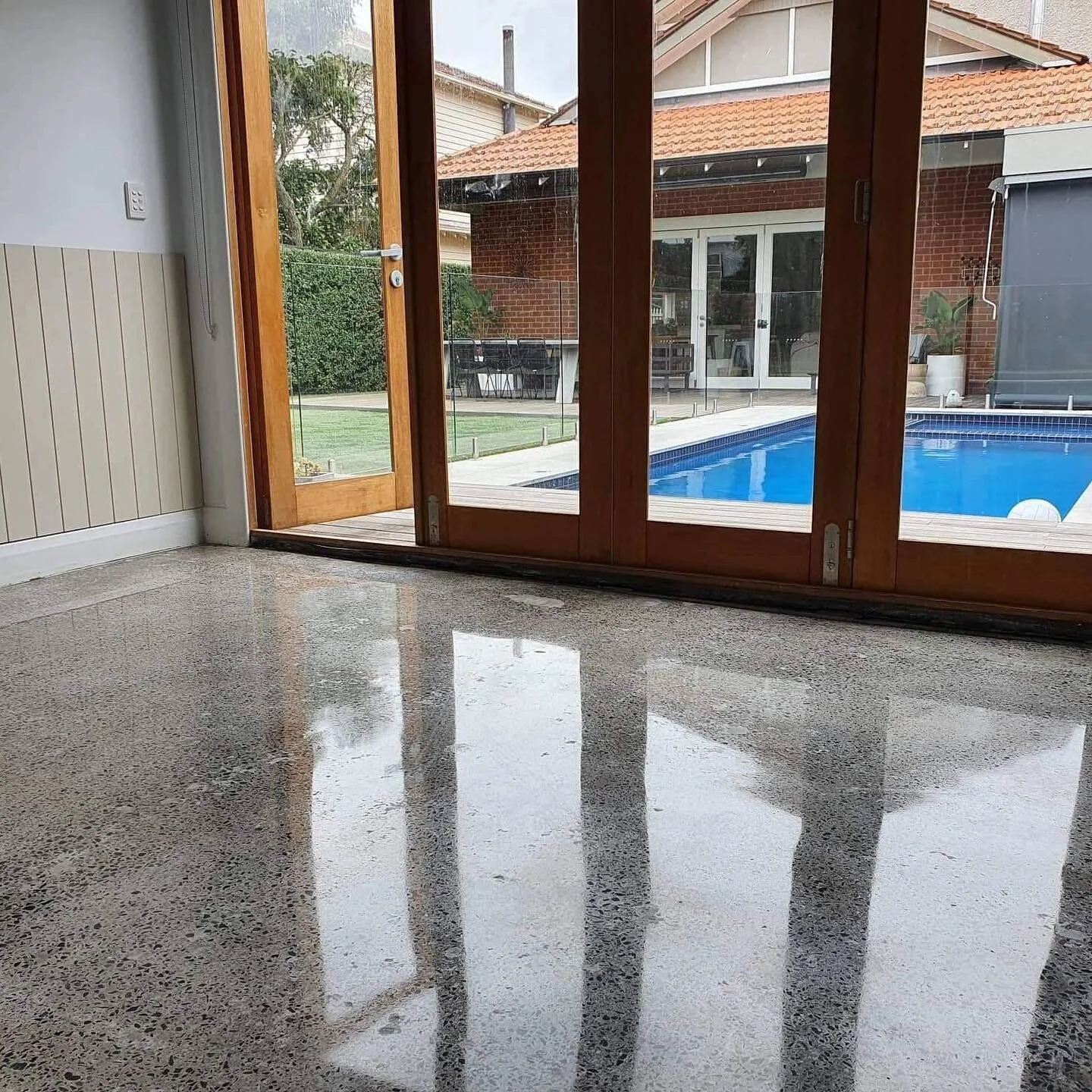 Completed works on our clients pool house . #roomwithaview

#polishedconcrete #concrete #decorativeconcrete #concretepolishing #flooring #concretefloors #epoxyfloor #concretegrinding #interiordesign #epoxy #architecture #polishedconcretefloors #concr