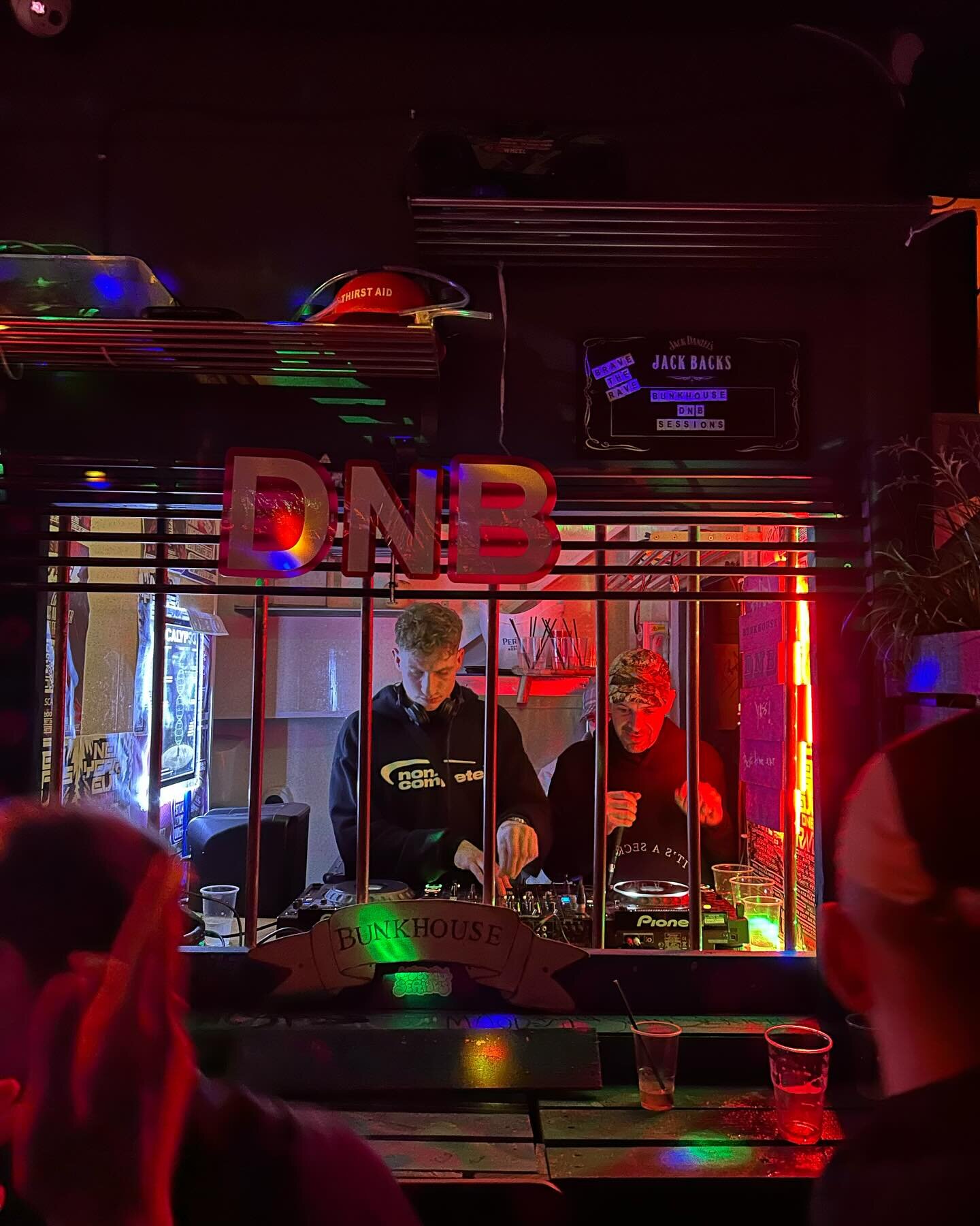 HOFFI💥

This Was Fucking Brilliant🤩

Thank You To Everyone Who Came Along💜

Hoffi 03 Coming Soon👀 #dnb #dnbmusic #drumandbassmusic #dj #mc #event #cardiff #wales #hostel #rave #club #citylife #garage #140 #dubstep #hiphop #vibes #pints