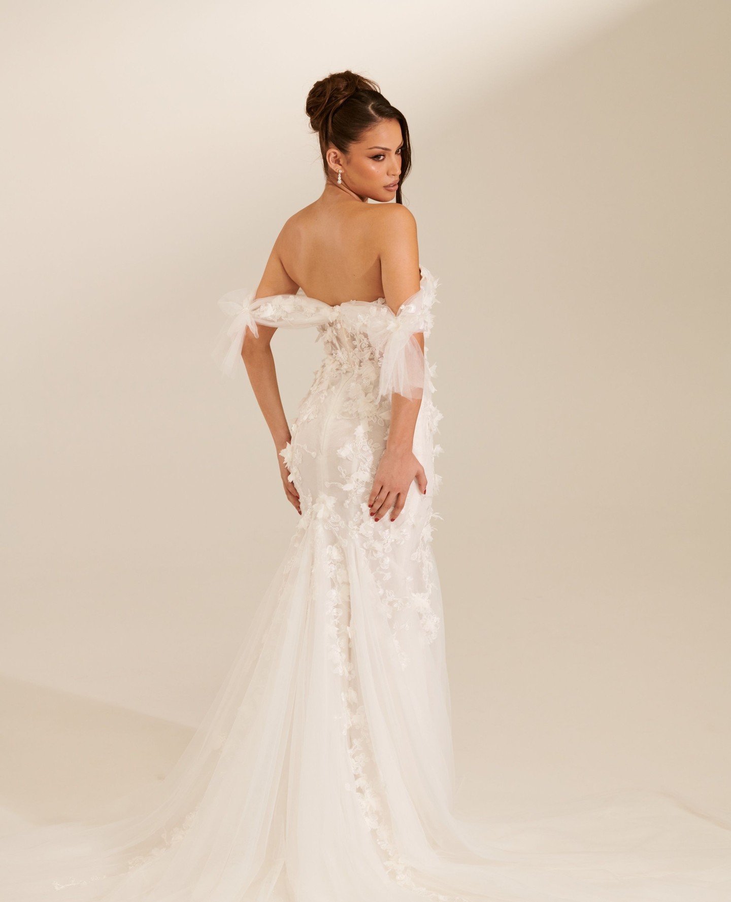 Let's hear it for the back of the dress. 🤍⁠
⁠
ZB22926 is for the brides looking for that extra detail.