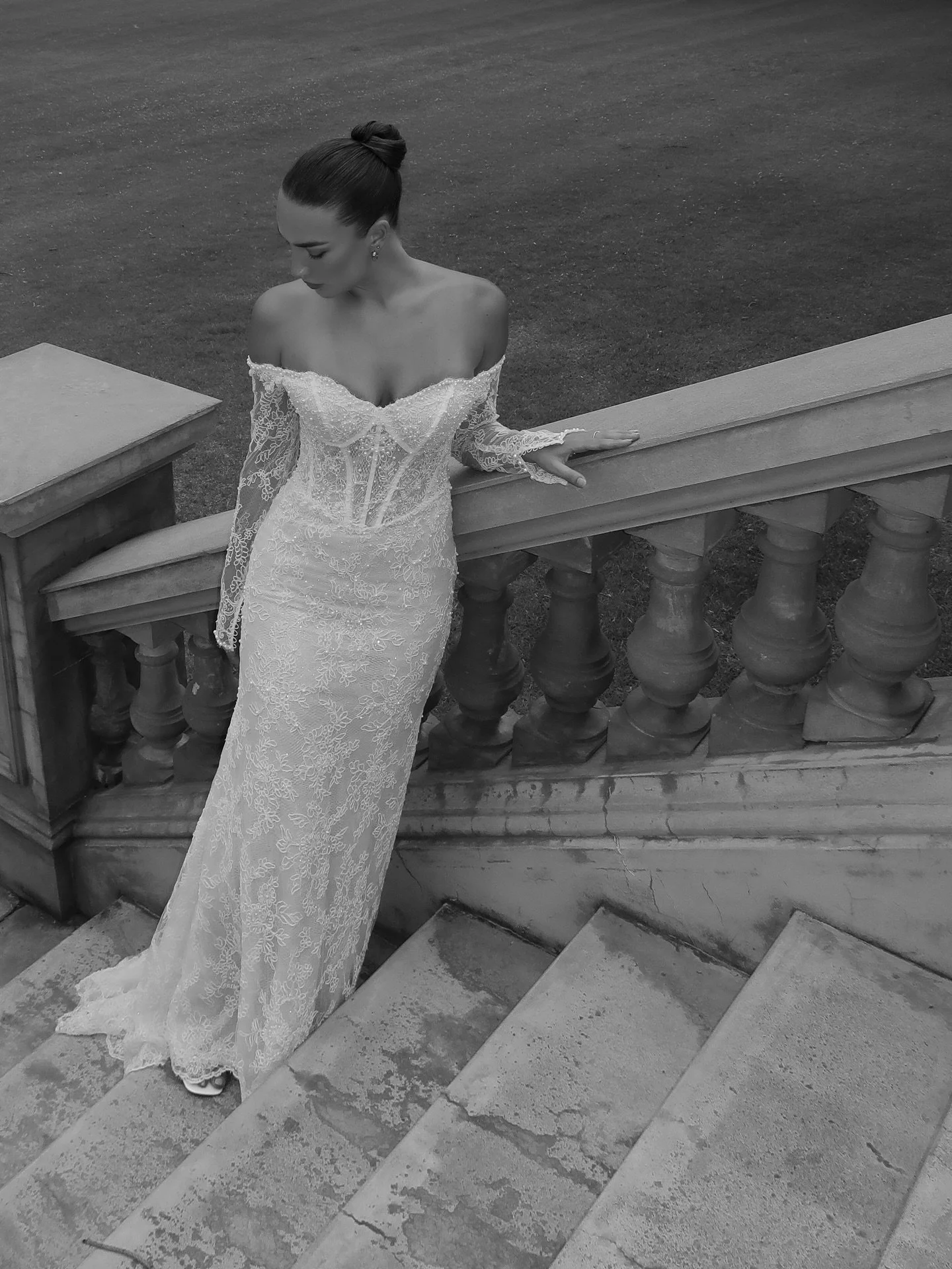 A moment for Sutton. 🤍

Entirely adorned in intricate lace, full of detail and structure.