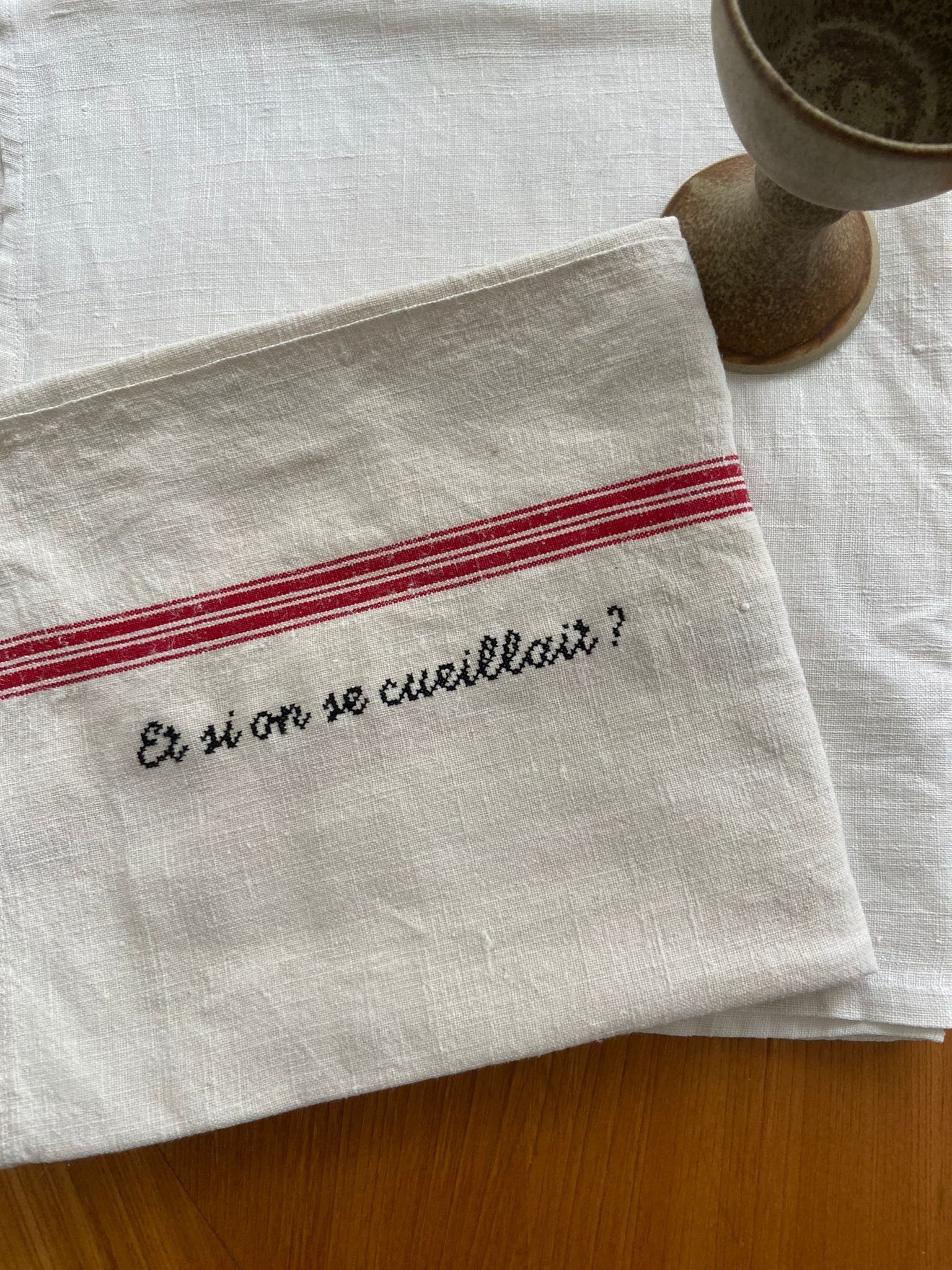 torchon_broderie_multi_superchinerie.jpeg