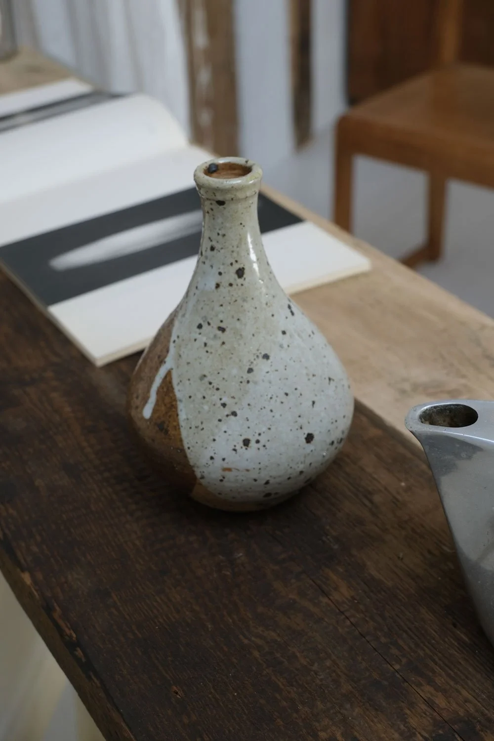 le vase en grès pyrité