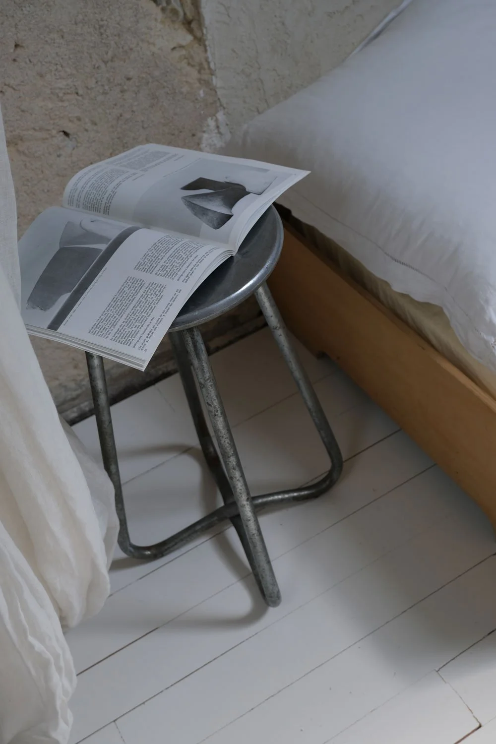 superchinerie_p_tabouret_habitat2.jpg
