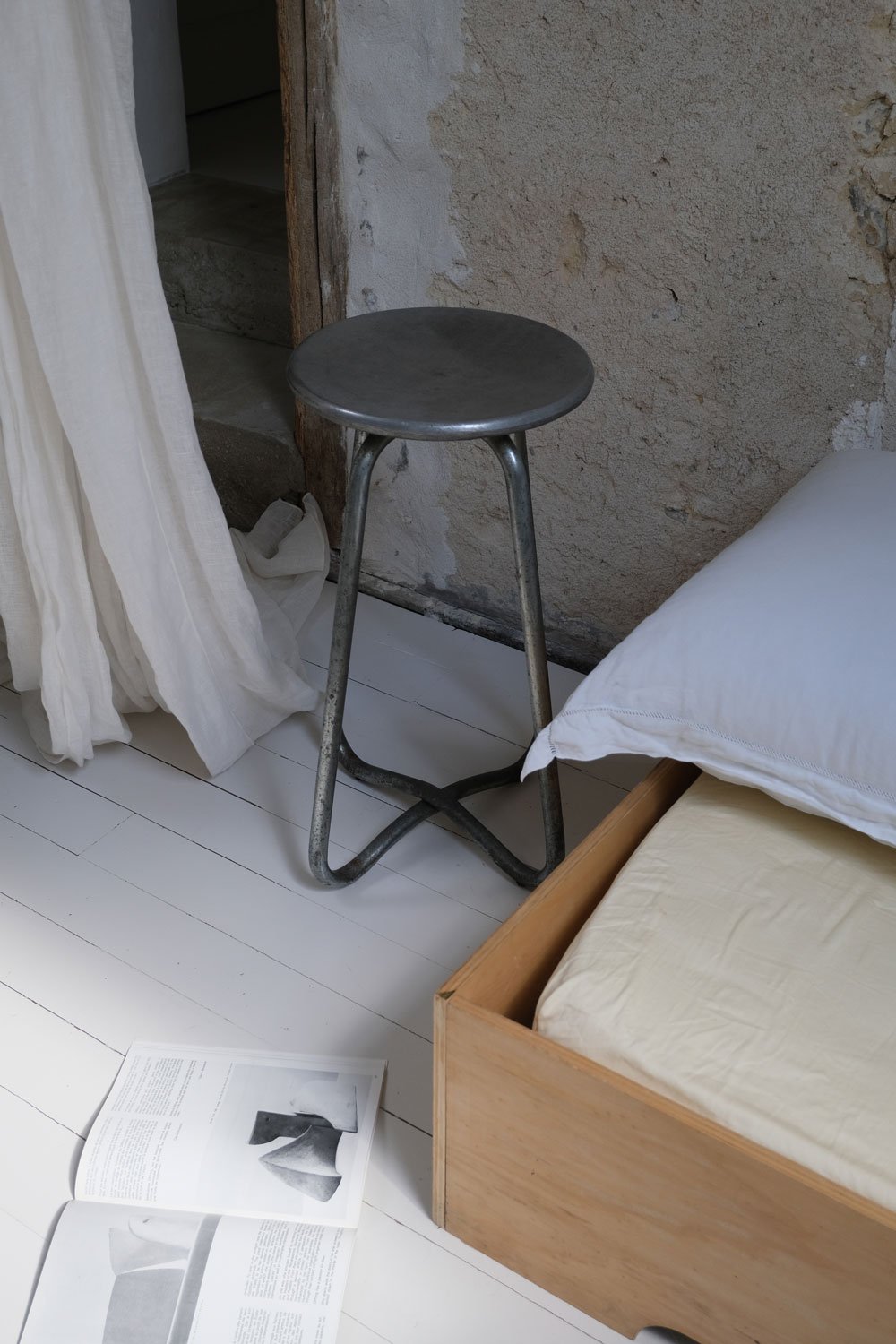 superchinerie_p_tabouret_habitat3.jpg