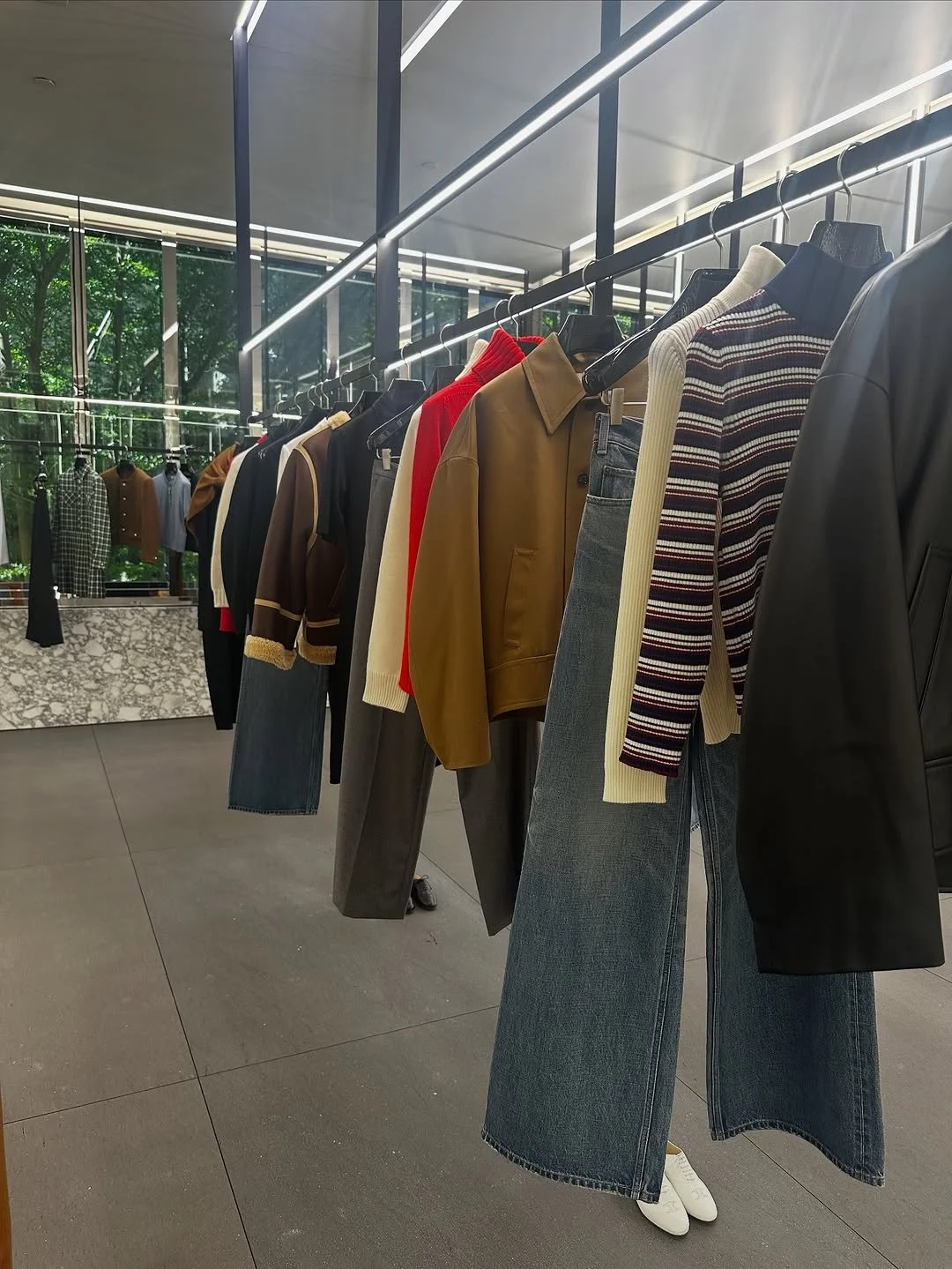 Sustainable Fashion Choices: Building an Eco-Friendly Wardrobe