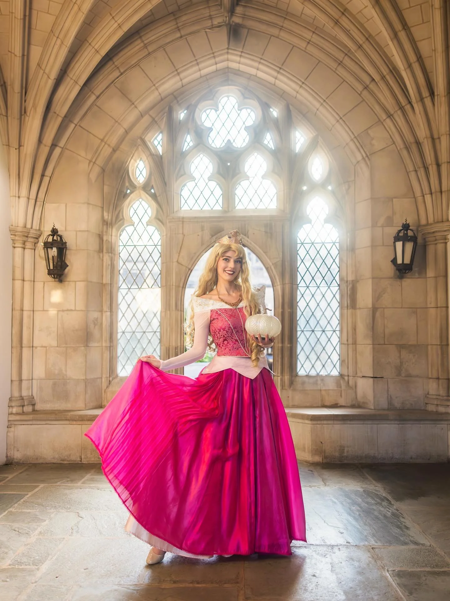 Even Sleeping Beauty couldn&rsquo;t dream up a fall day this lovely. 🍂💗 

#PrincessAurora #SleepingBeauty #GlassPalaceParties #virginiaevents #princessparty #magicalmoments #novamoms #fairfax #fairfaxva #alexandriava #arlingtonva