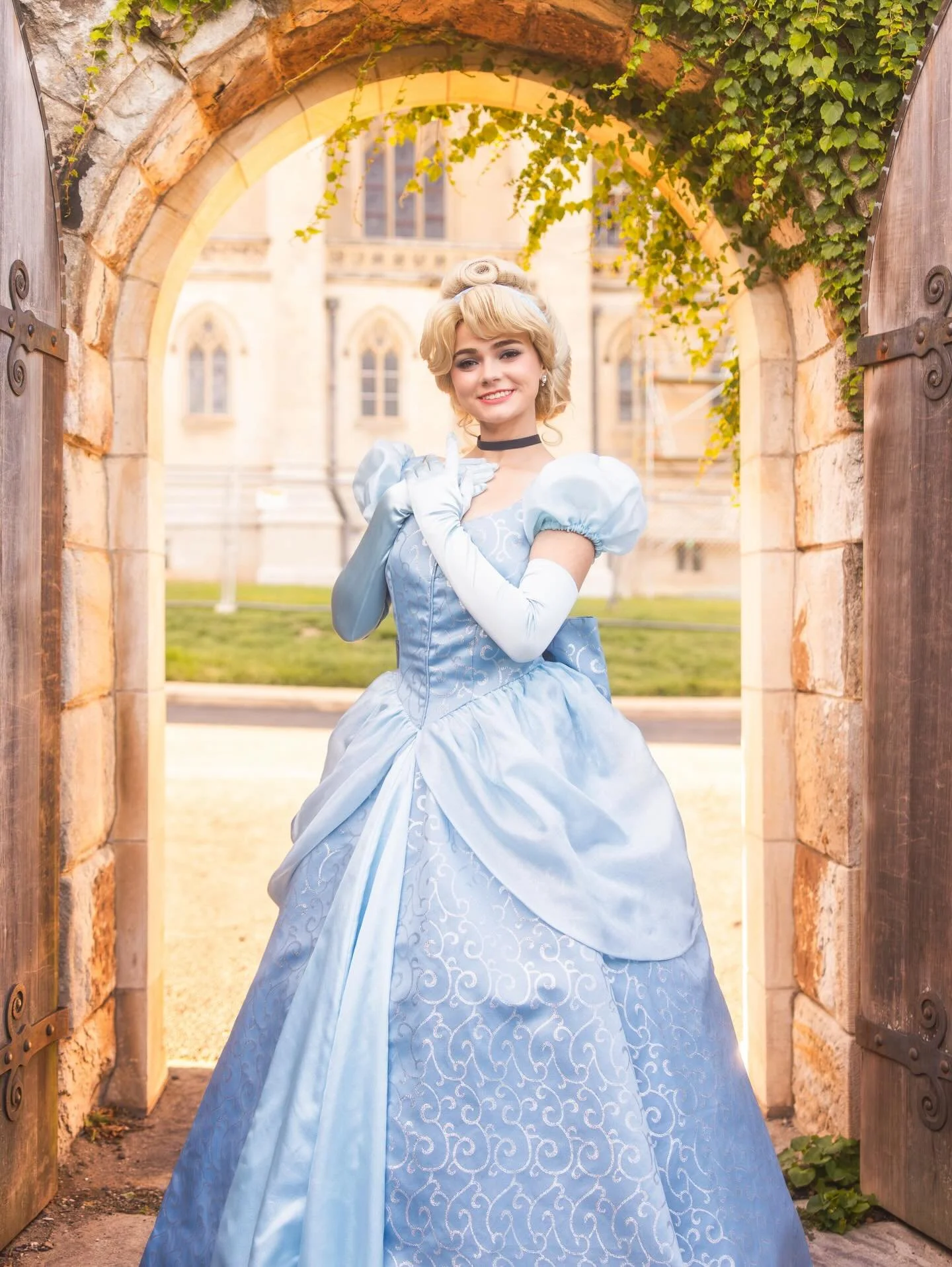 Please join us in wishing our cast member, Eva, a very merry birthday! 🧁🥳 She pretty much does it all- from princesses to Unicorns, Barbie to Alice, and everything in between! She is so talented and has brought so much magic to the DMV during her t