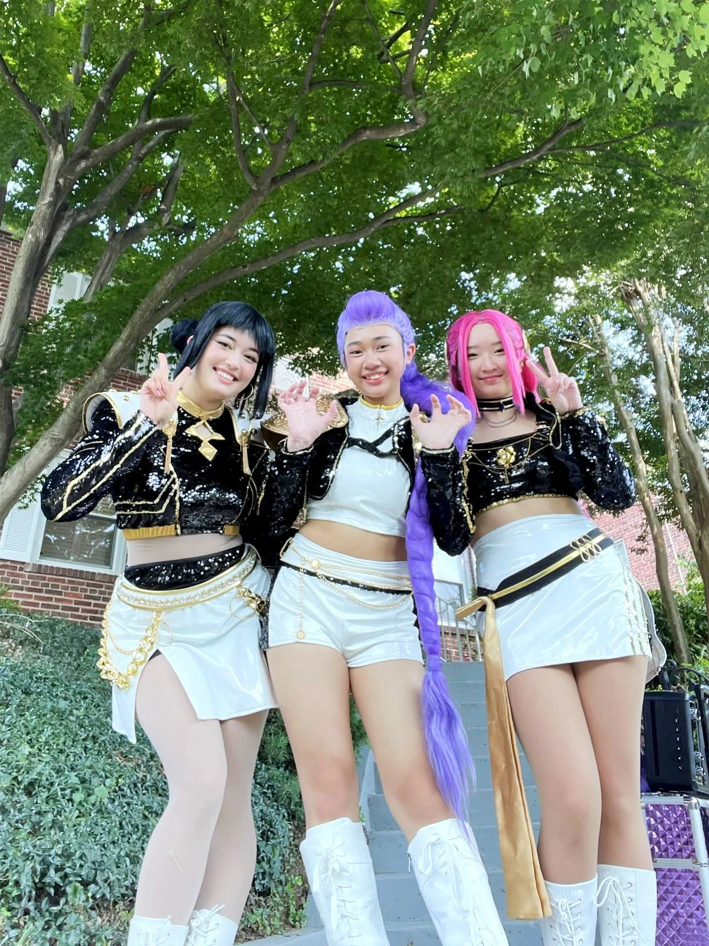 kpop-trio-outdoor-party.jpg
