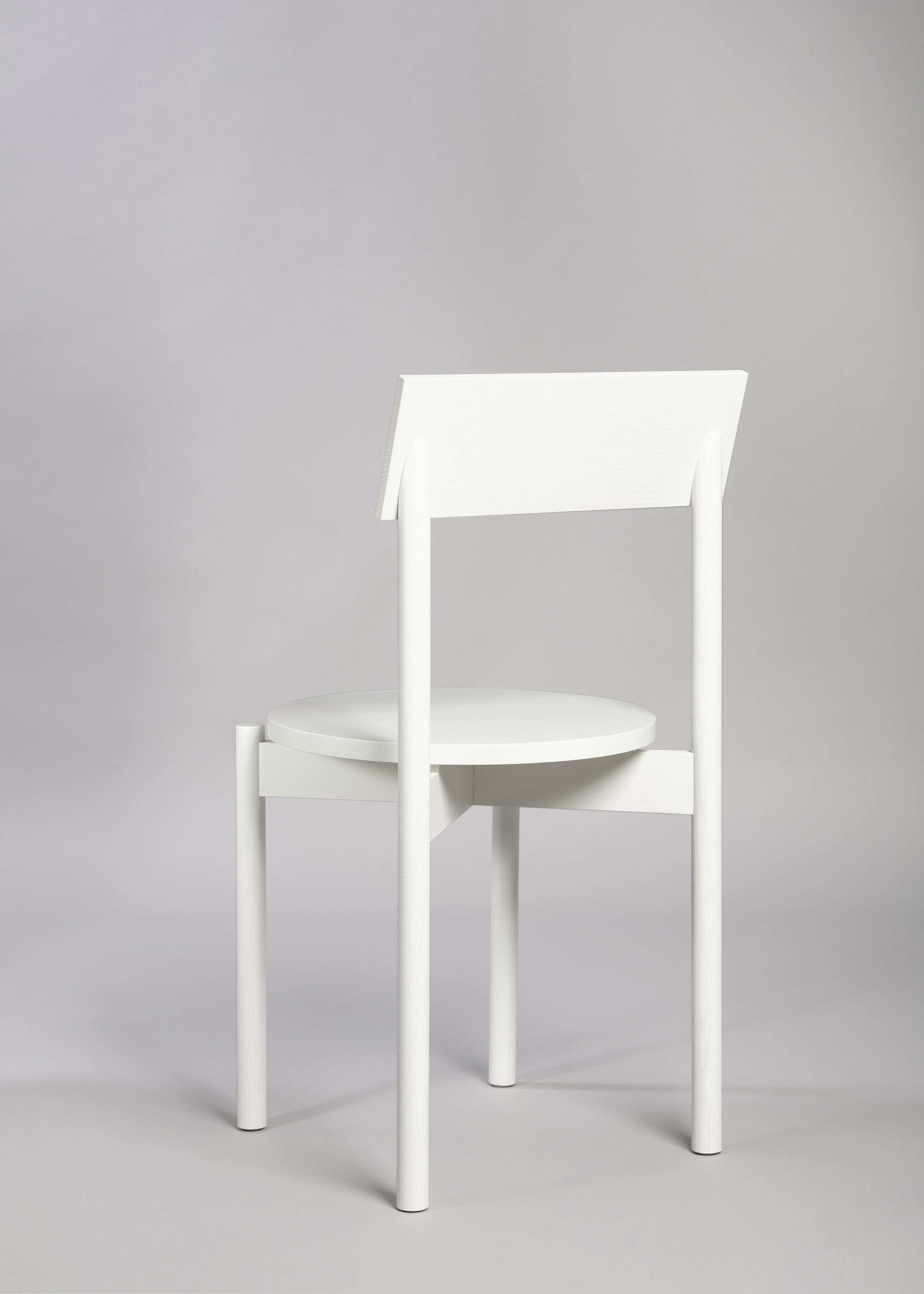 stuhl_weiss_hinten.jpg