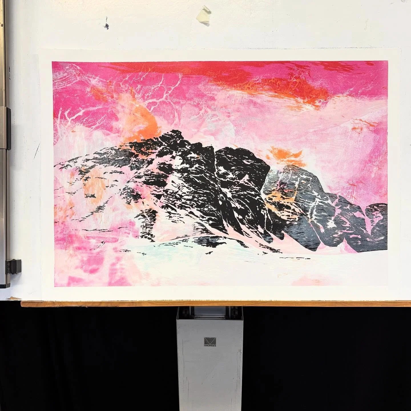 Det nye litografiet mitt trykket i 6 farger og med motiv fra Rondane kommer snart for salg p&aring; www.annekristin.no! F&oslash;rst skal alle eksemplarer nummereres og signeres. Litografiet har &laquo;over sofaen-st&oslash;rrelse&raquo; og m&aring;l