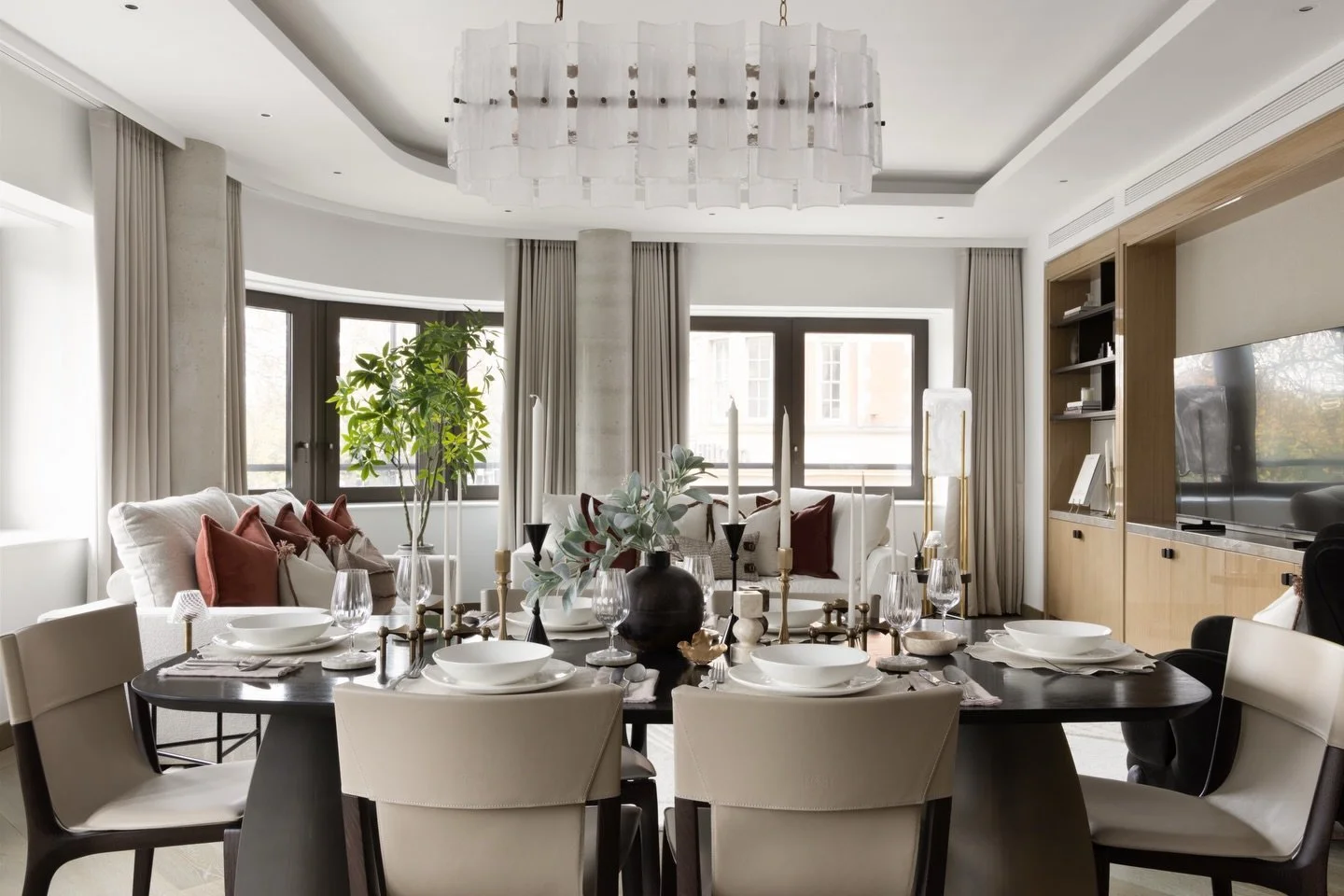 Here&rsquo;s a little more of our wonderful Bayswater project. 

Originally a show home, we refined the space to feel more personal to our clients. Keeping the existing dining table and chairs, we layered in softness through lighting, artwork and tex