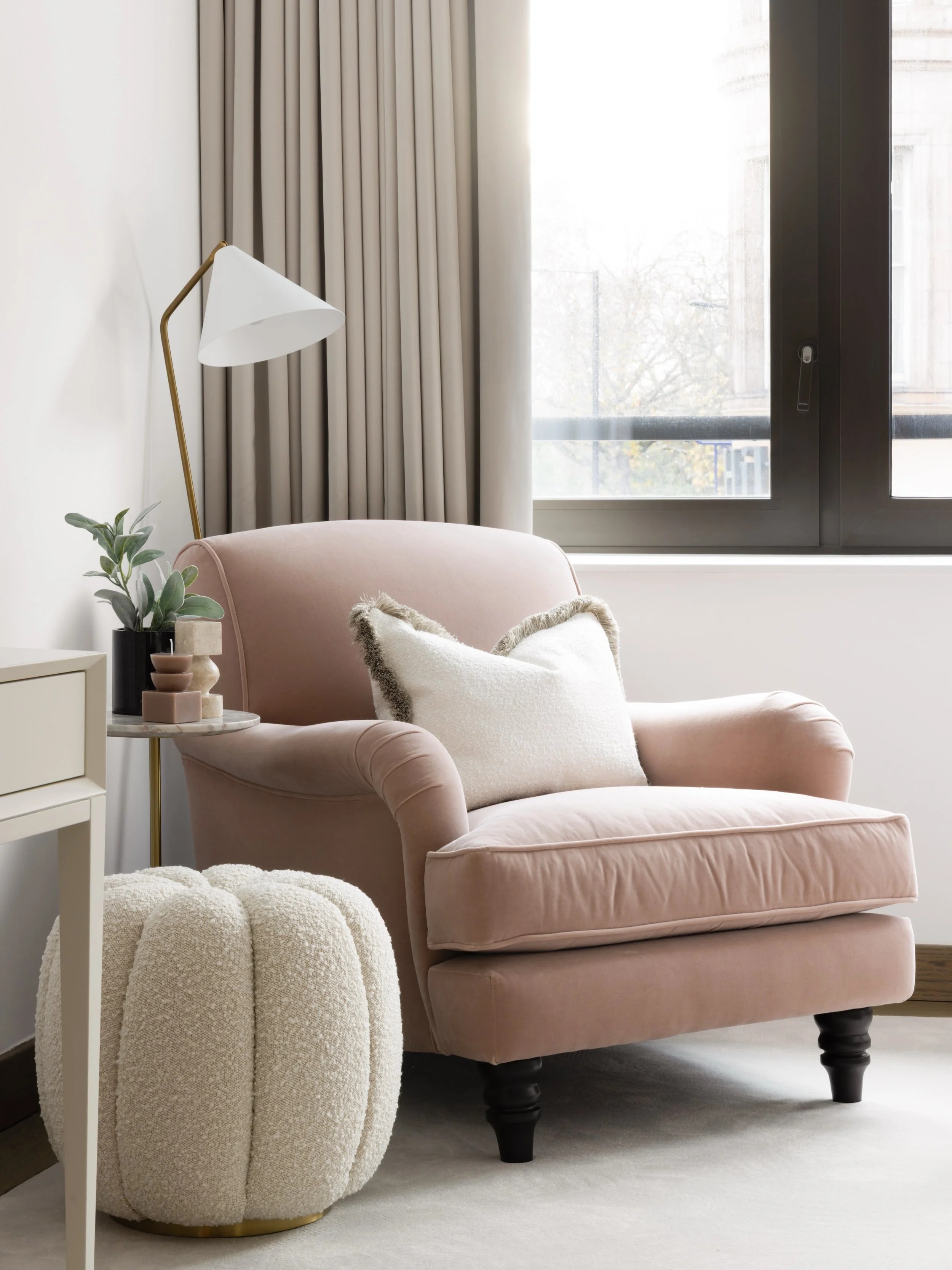 Sometimes a classic silhouette is exactly what a modern space needs.

📷 @paullmcraig