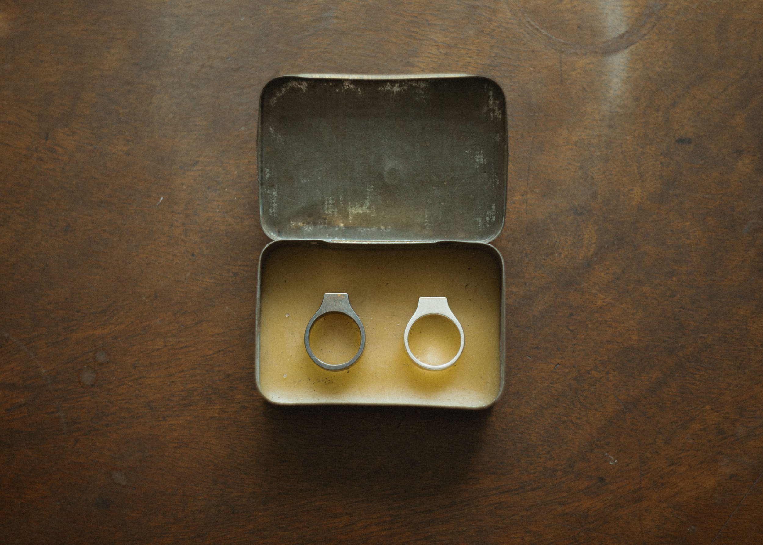HOLLOW RINGS