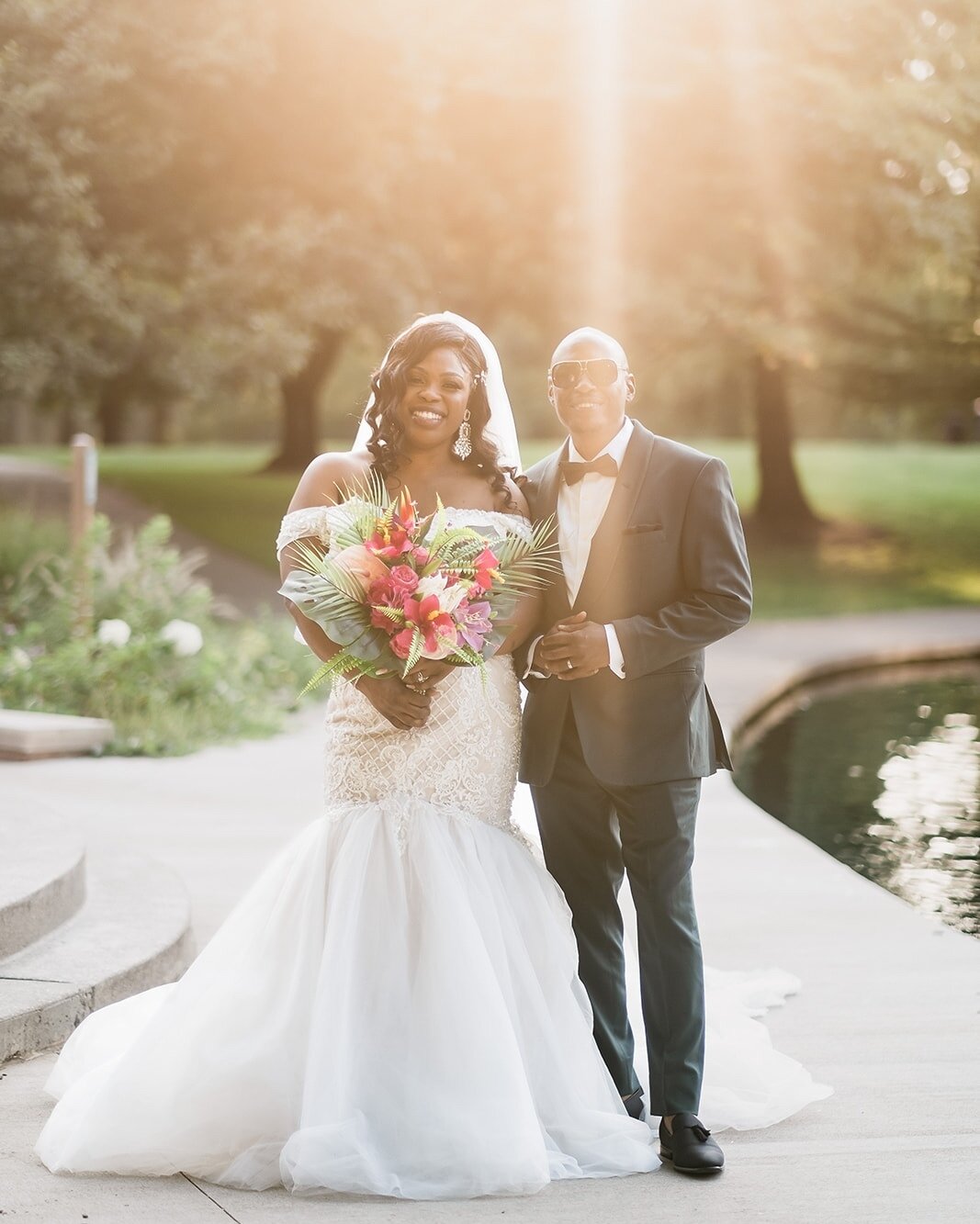 Golden hour is pure magic for wedding photos! That warm, soft light just before sunset creates stunning, romantic images. 

Want to capture your love in this enchanting glow? Let&rsquo;s plan for it! I will help you along with your wedding planner cr