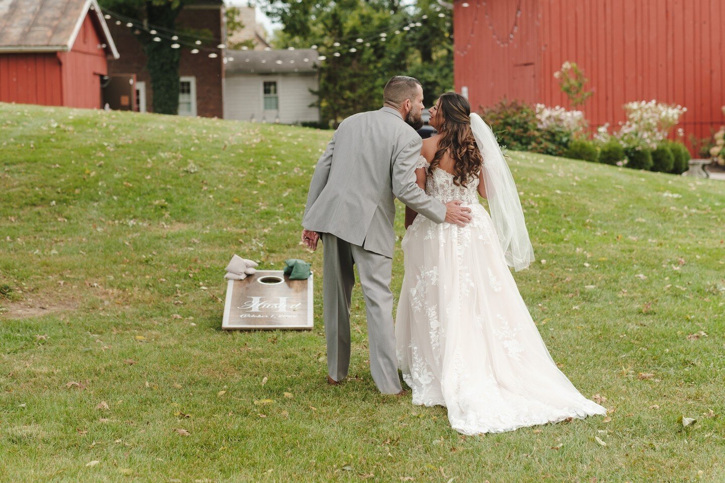 Happy anniversary Sarah + Bob 💕⁠
⁠
Whew, I was busy last fall 😅⁠
⁠
#austingarnettephotography #columbusphotographer #columbusportraits #cbusphotographer #ohiophotographer #columbusweddingphotographer #asseenincolumbus #ohioweddingphotographer