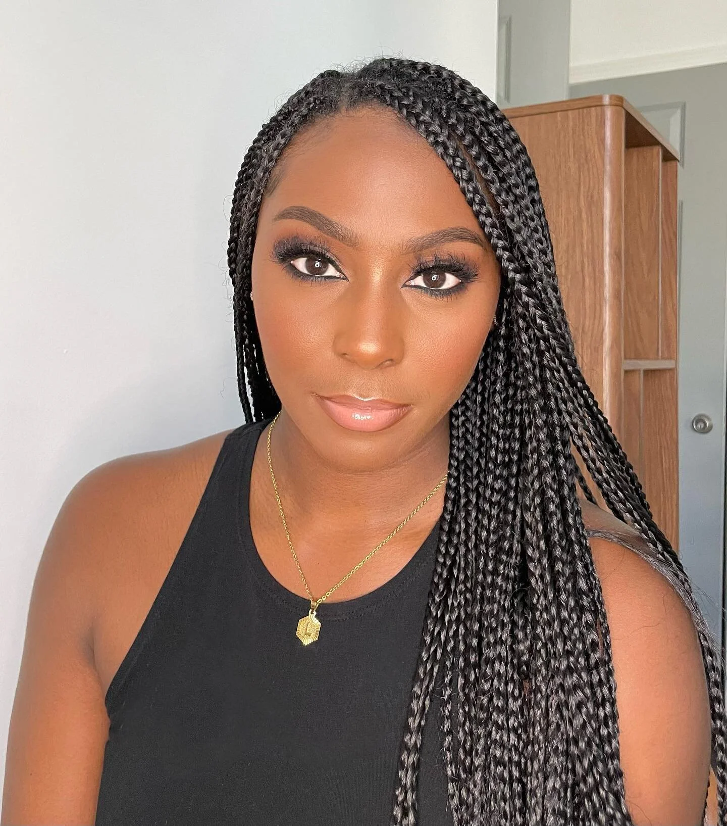 It&rsquo;s all GIVING! Lashes in the style &ldquo;Girl Next Door&rdquo; will give you just what you need! ✨ Link in bio to shop! 
&bull;
&bull;
&bull;
#eyesdressedbythebest #striplashes #3dminklashes #minklashes #lashextensions #makeup #beauty #small