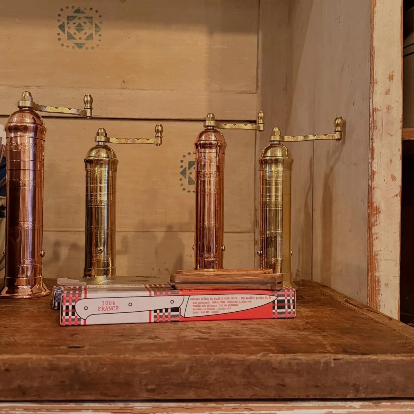 Real quality pepper mills and small scale handmade knives