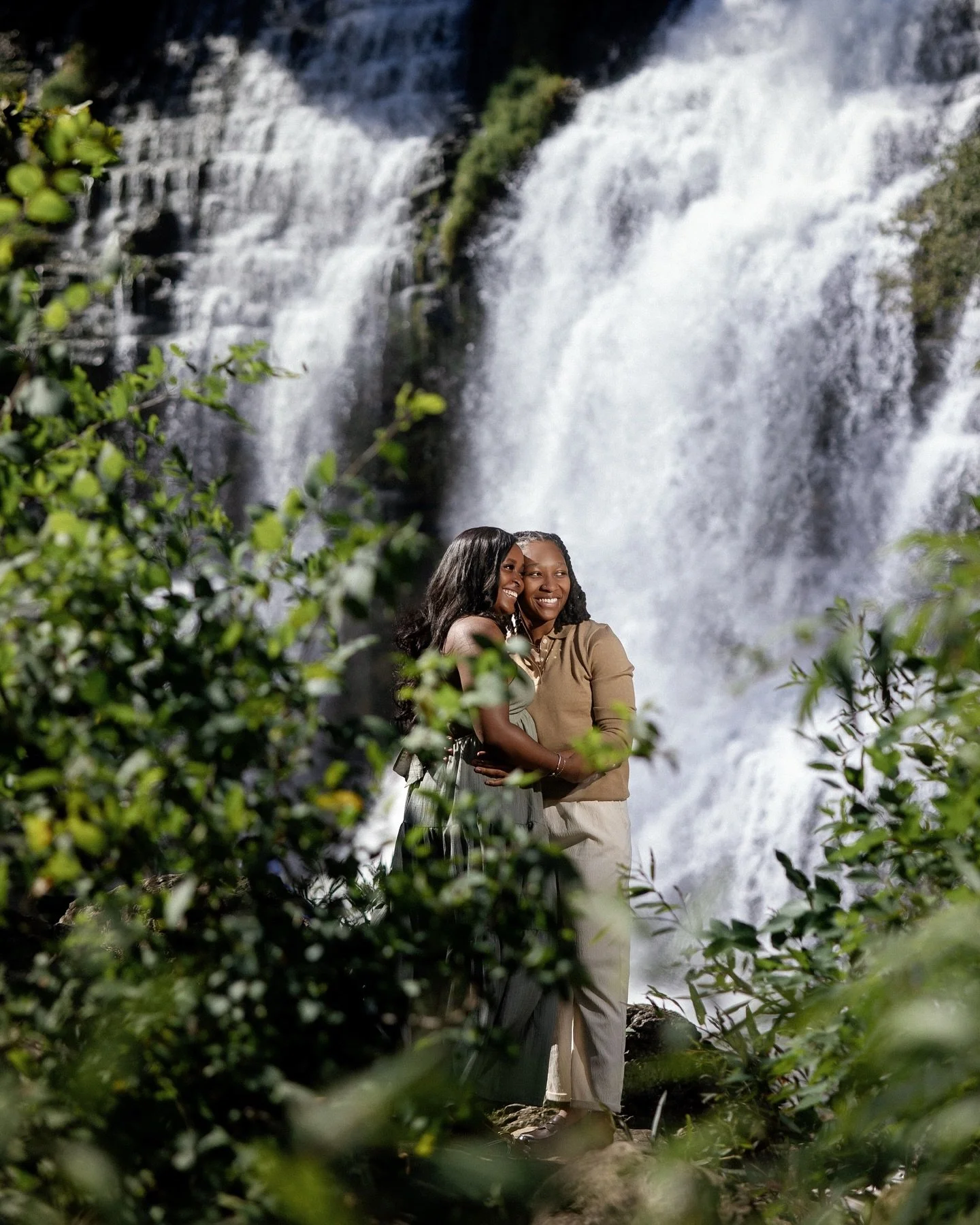 A perfectly executed proposal at the iconic Twin Falls, Tennessee! What a joy it was to hide out and capture this incredible moment for @yazchambers and @thelondynb

Let us help you plan and photograph your unforgettable surprise. DM us to secure you