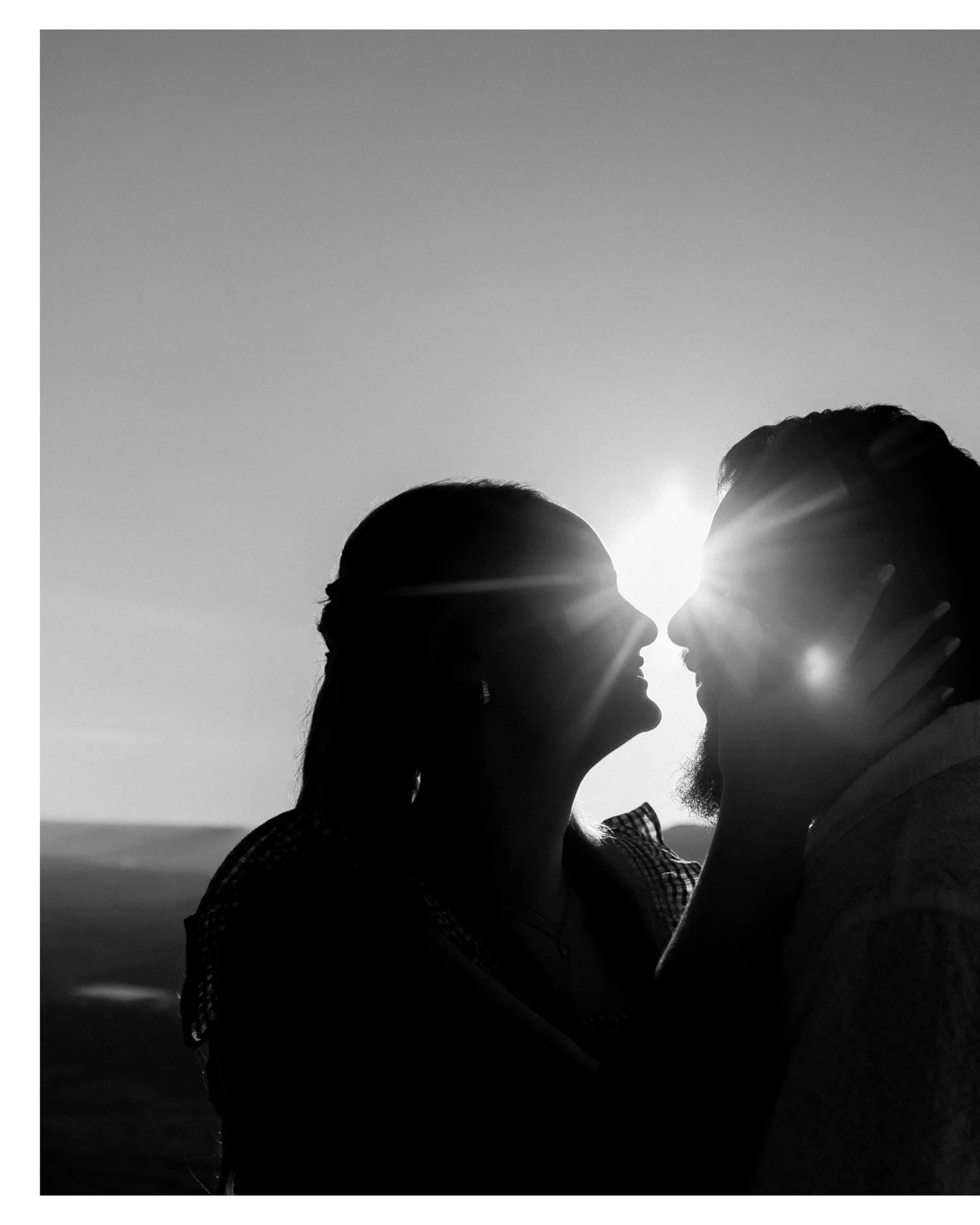 Reminiscing on this beautiful engagement session in Chattanooga with Hannah and Matthew. Hanging out downtown before hiking Sunset Rock was the perfect date night 😊