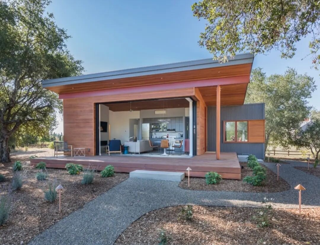 Modern ADU build in Healdsburg
#modernbuild #interiordesign #customdesign #designideas #housedecor #customcabinets #recordbuilding #buildingideas #newconstruction #building #sonomacounty #healdsburg #northbay #liftandslidedoors #glasspocketdoors #flo