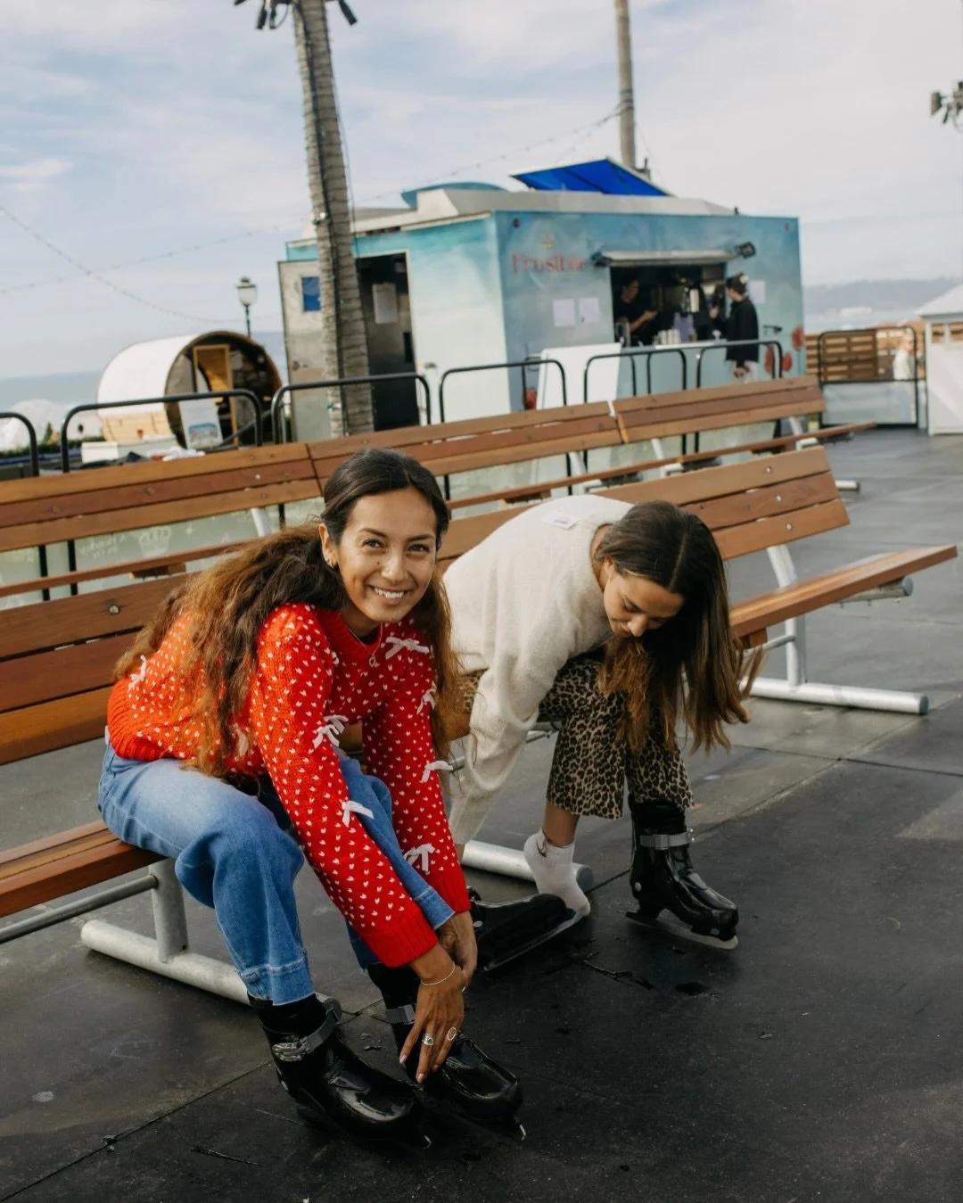 Life&rsquo;s better when it&rsquo;s cozy, a little chaotic, and shared 🤍

#PrettyPleaseCollective #Coronado #HotelDel #SanDiegoBoutiques #iceskating