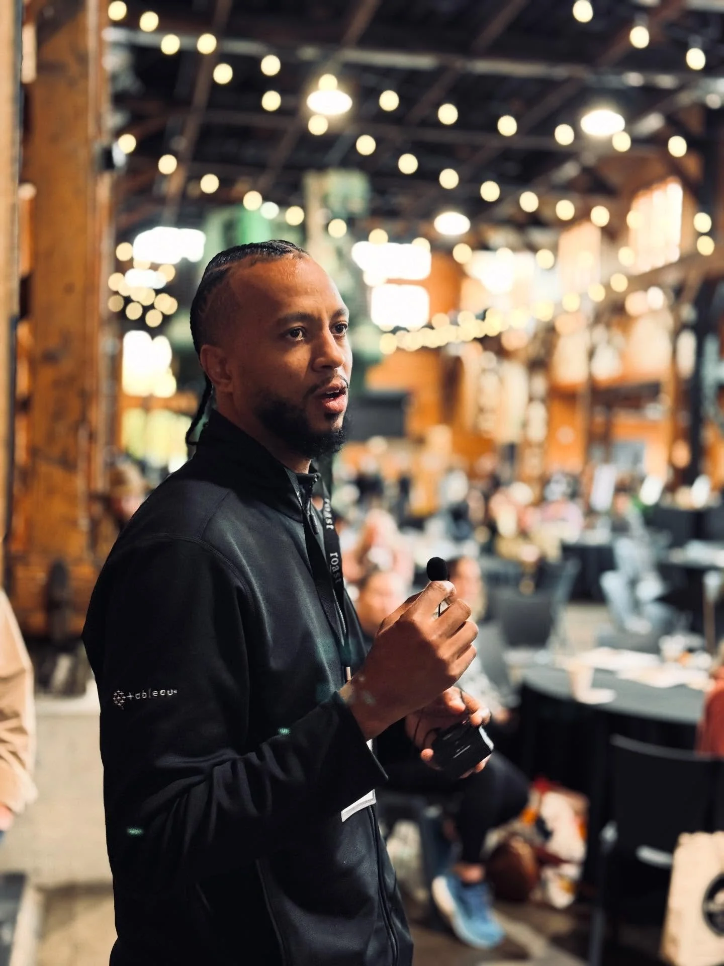 Conversations about roasting, the coffee market, cold brew, costs of electric roasting, and more at Roast Summit! 

📷: @juanjo.film 

#RoastSummit #CoffeeRoasting #CoffeeMarket #ColdBrew